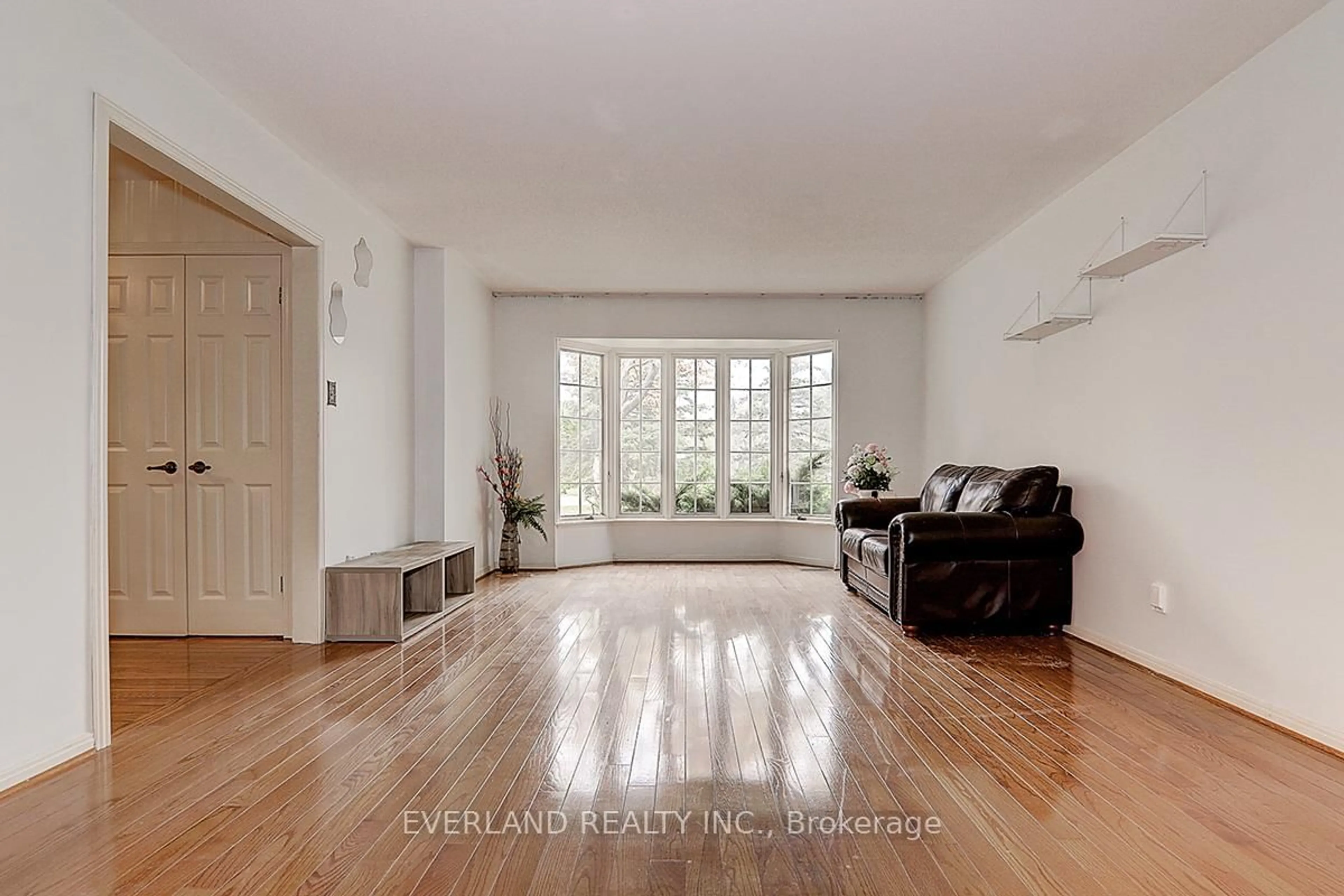 Unknown for 99 Burndean Crt, Richmond Hill Ontario L4C 9W5