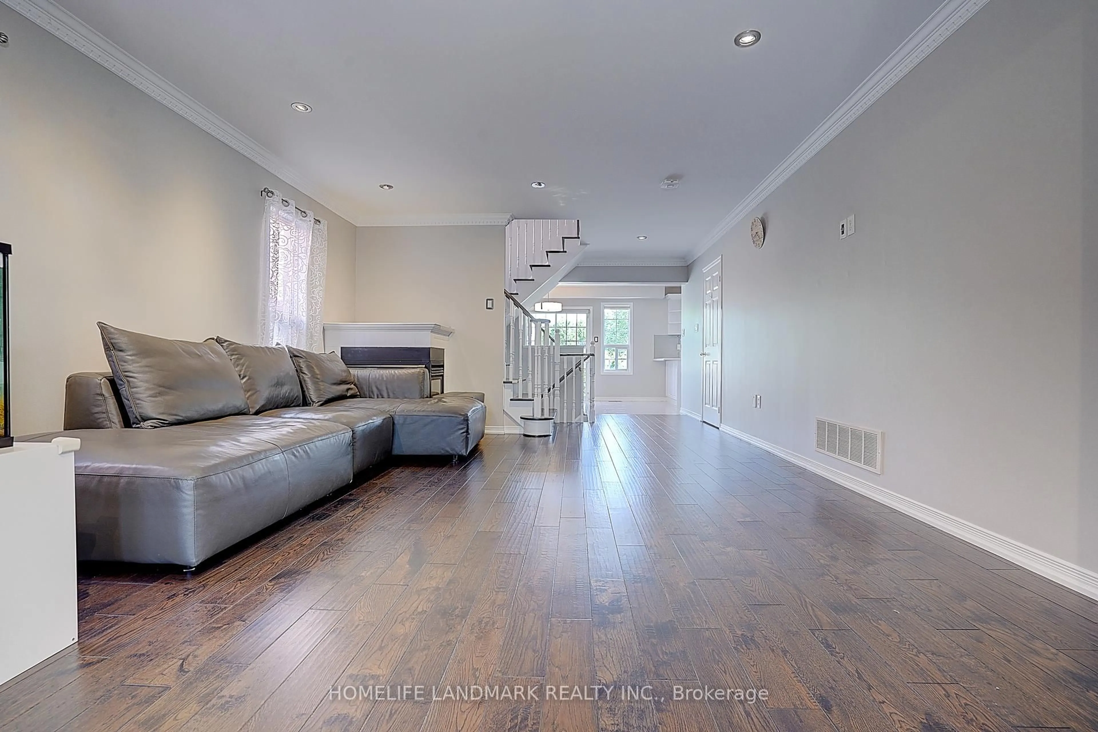 Unknown for 47 Wallwark St, Aurora Ontario L4G 0J2