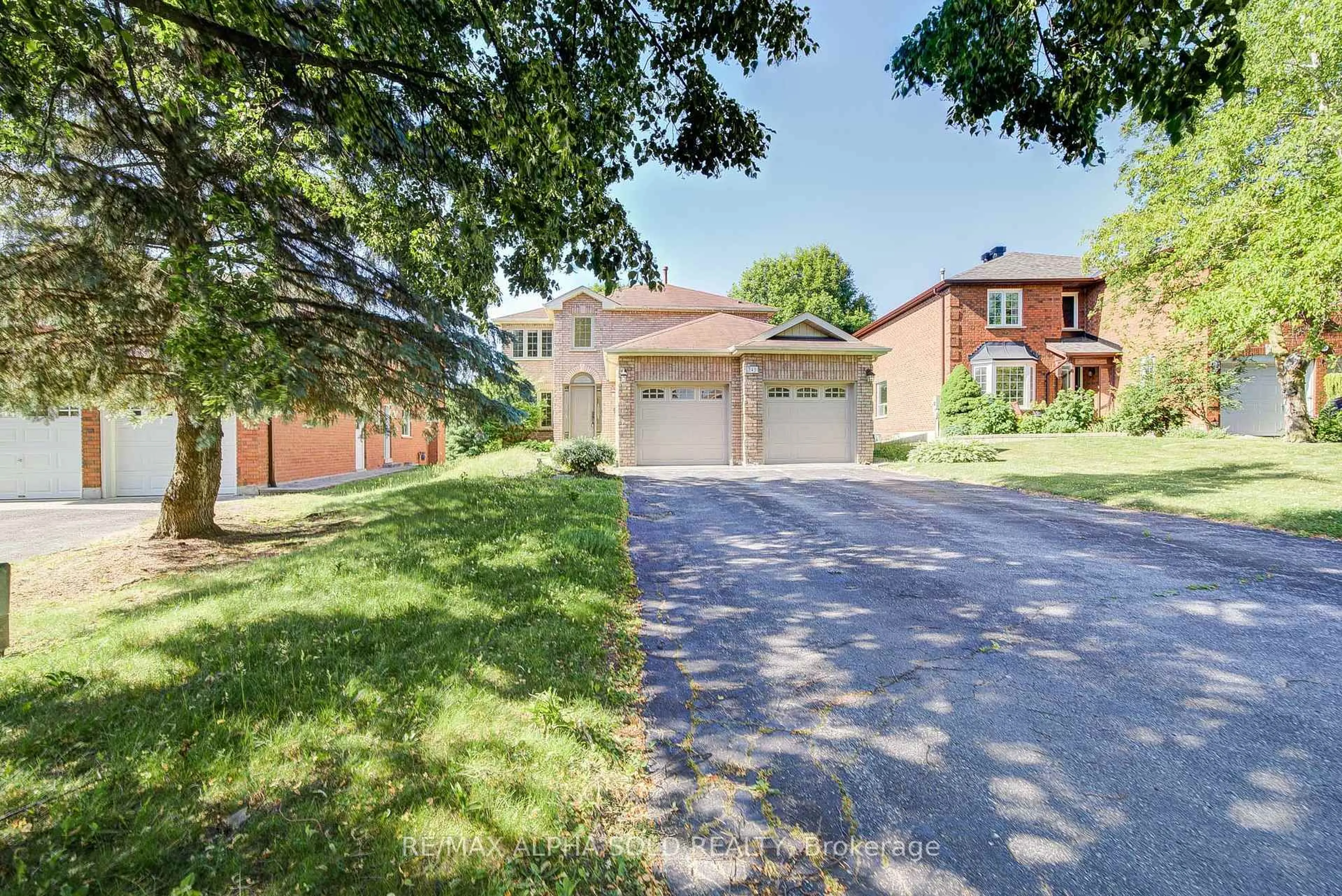 Home with brick exterior material, street for 341 Jelley Ave, Newmarket Ontario L3X 1S5