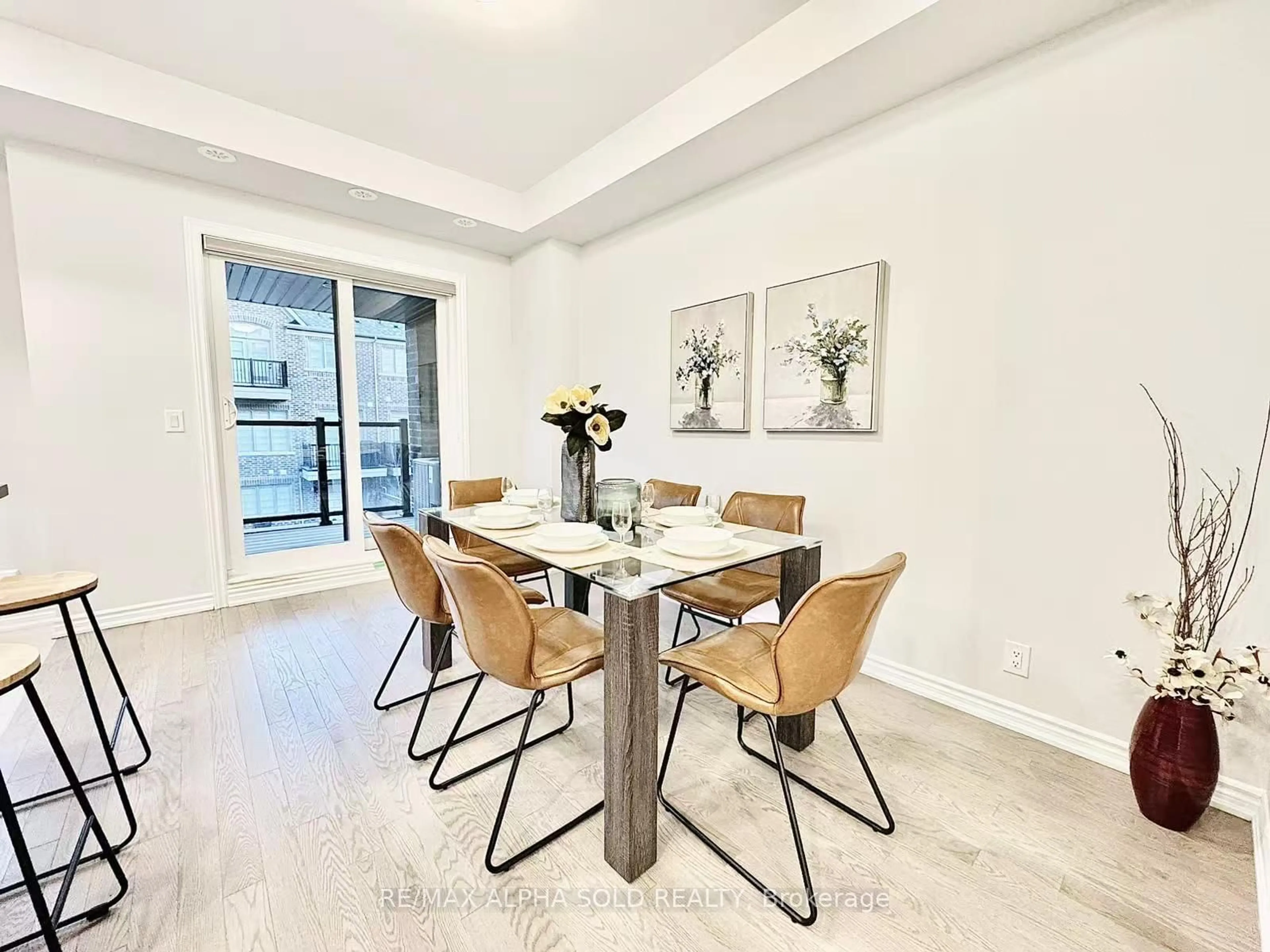 Dining room, wood/laminate floor for 40 Herman Gilroy Lane, Markham Ontario L6C 3L7