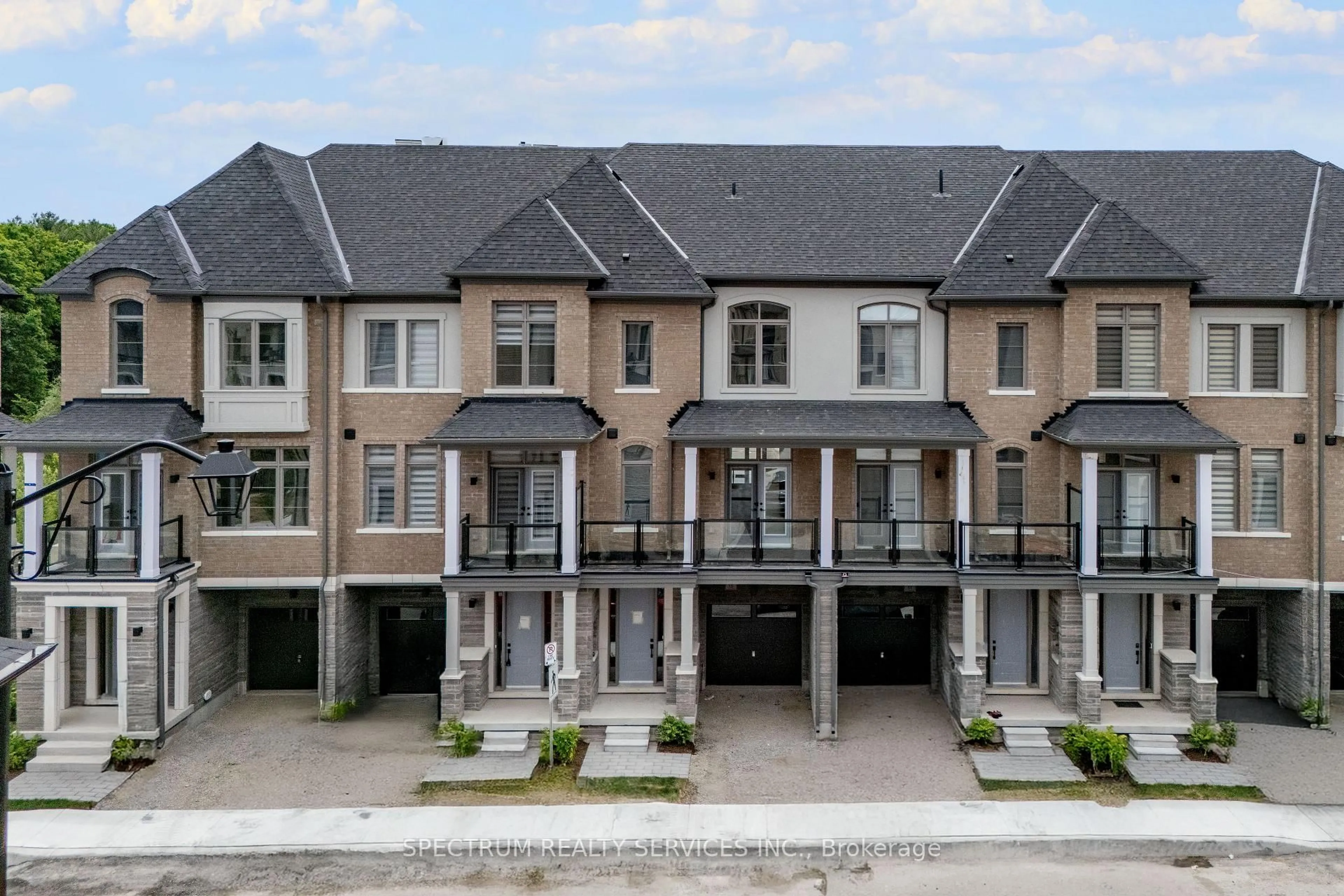 A pic from outside/outdoor area/front of a property/back of a property/a pic from drone, street for 15 Archambault way, Vaughan Ontario L4H 5G4
