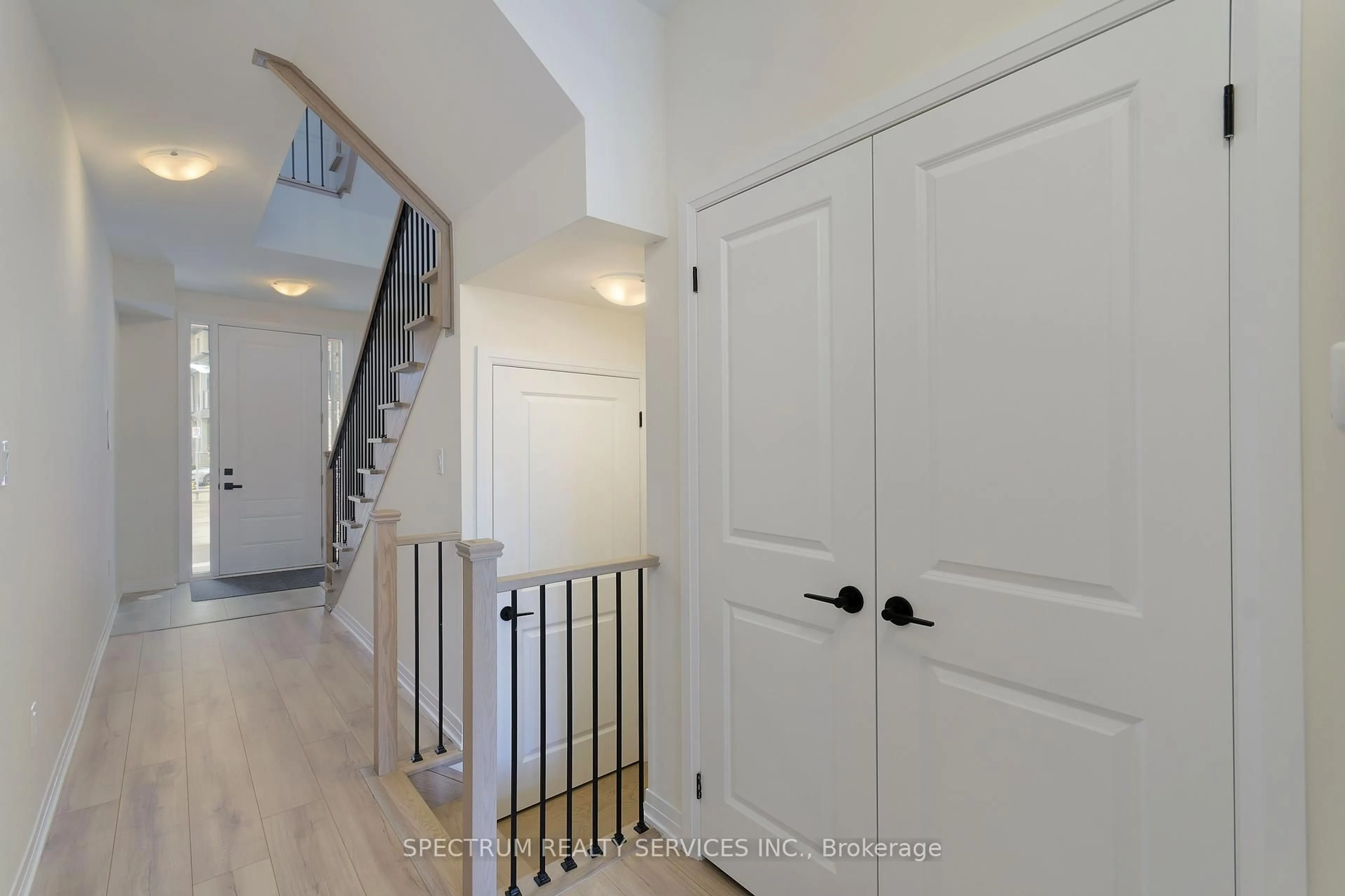 Indoor entryway for 15 Archambault way, Vaughan Ontario L4H 5G4
