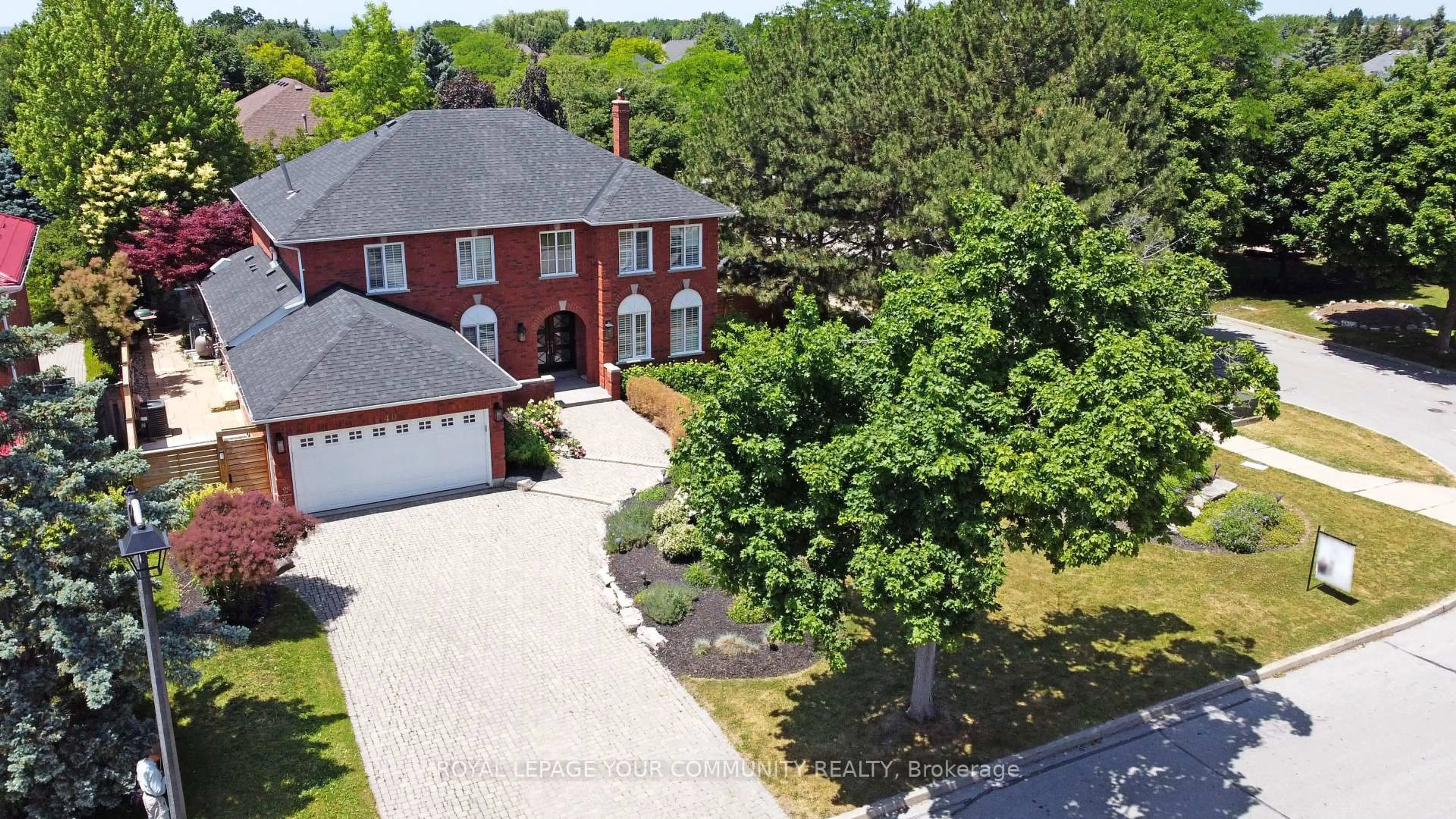 A pic from outside/outdoor area/front of a property/back of a property/a pic from drone, street for 40 FRANKIE Lane, Vaughan Ontario L4L 7J9