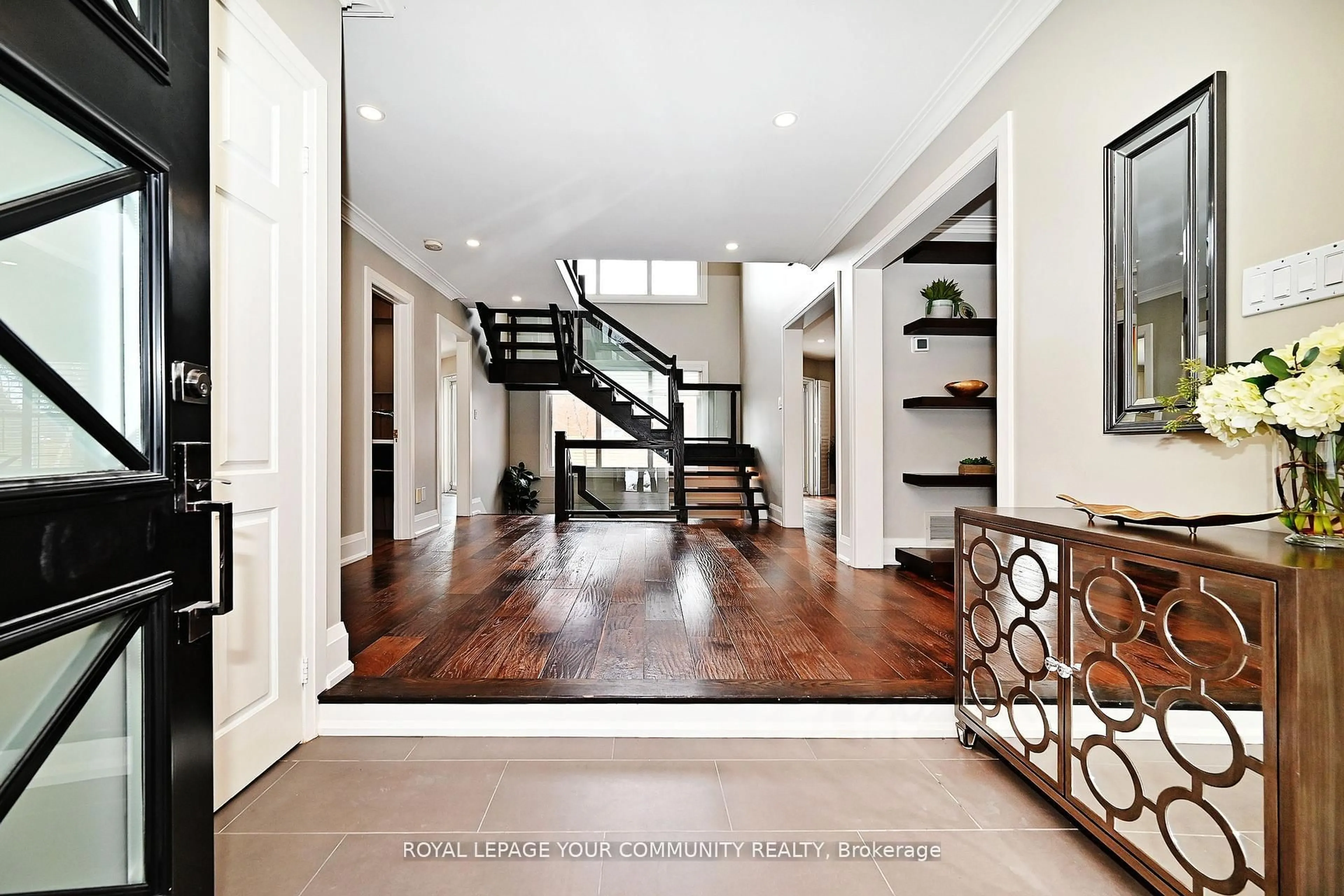 Indoor entryway for 40 FRANKIE Lane, Vaughan Ontario L4L 7J9