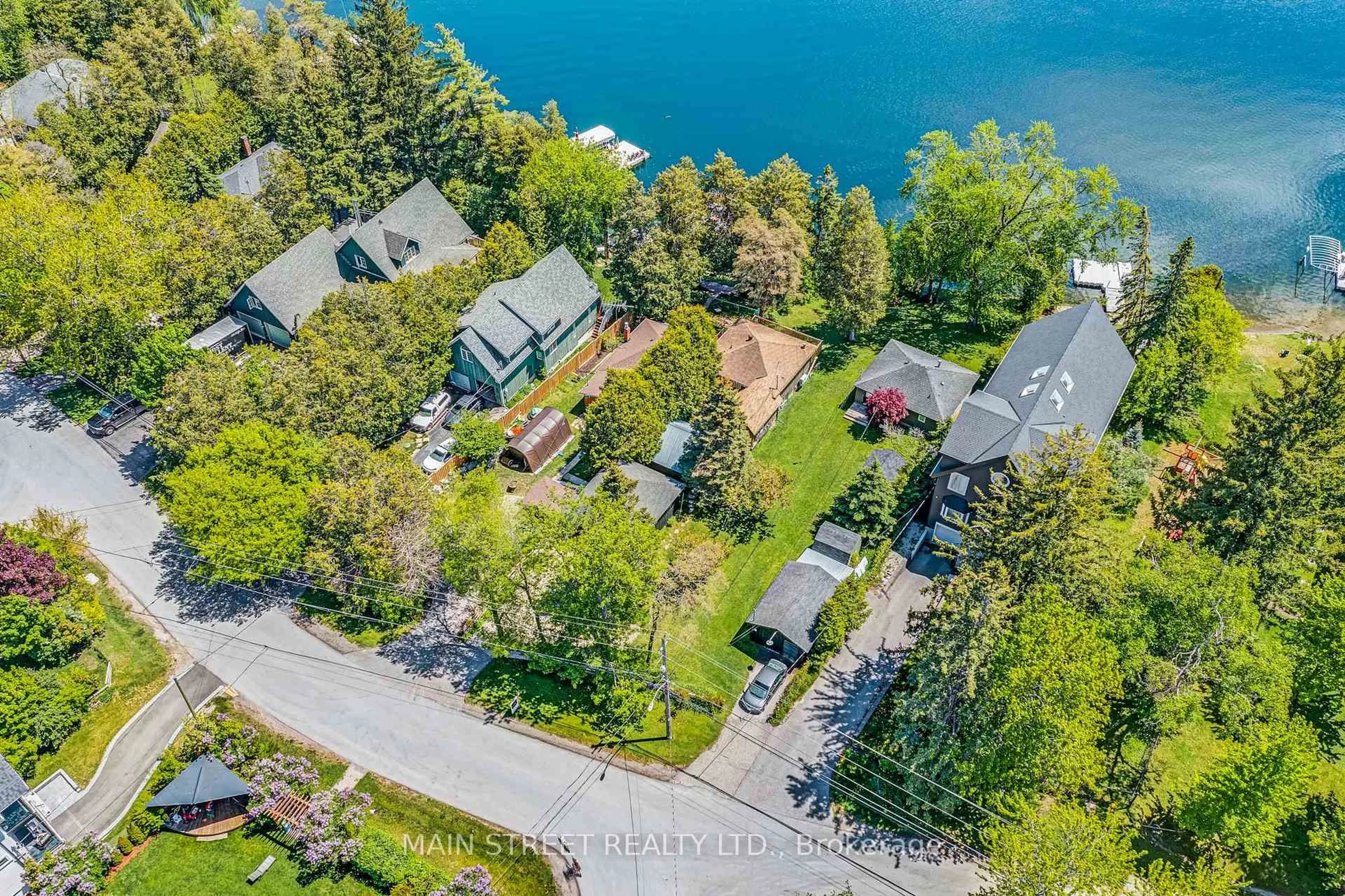 A pic from outside/outdoor area/front of a property/back of a property/a pic from drone, water/lake/river/ocean view for 75 Cedarvale Blvd, Whitchurch-Stouffville Ontario L4A 7X3