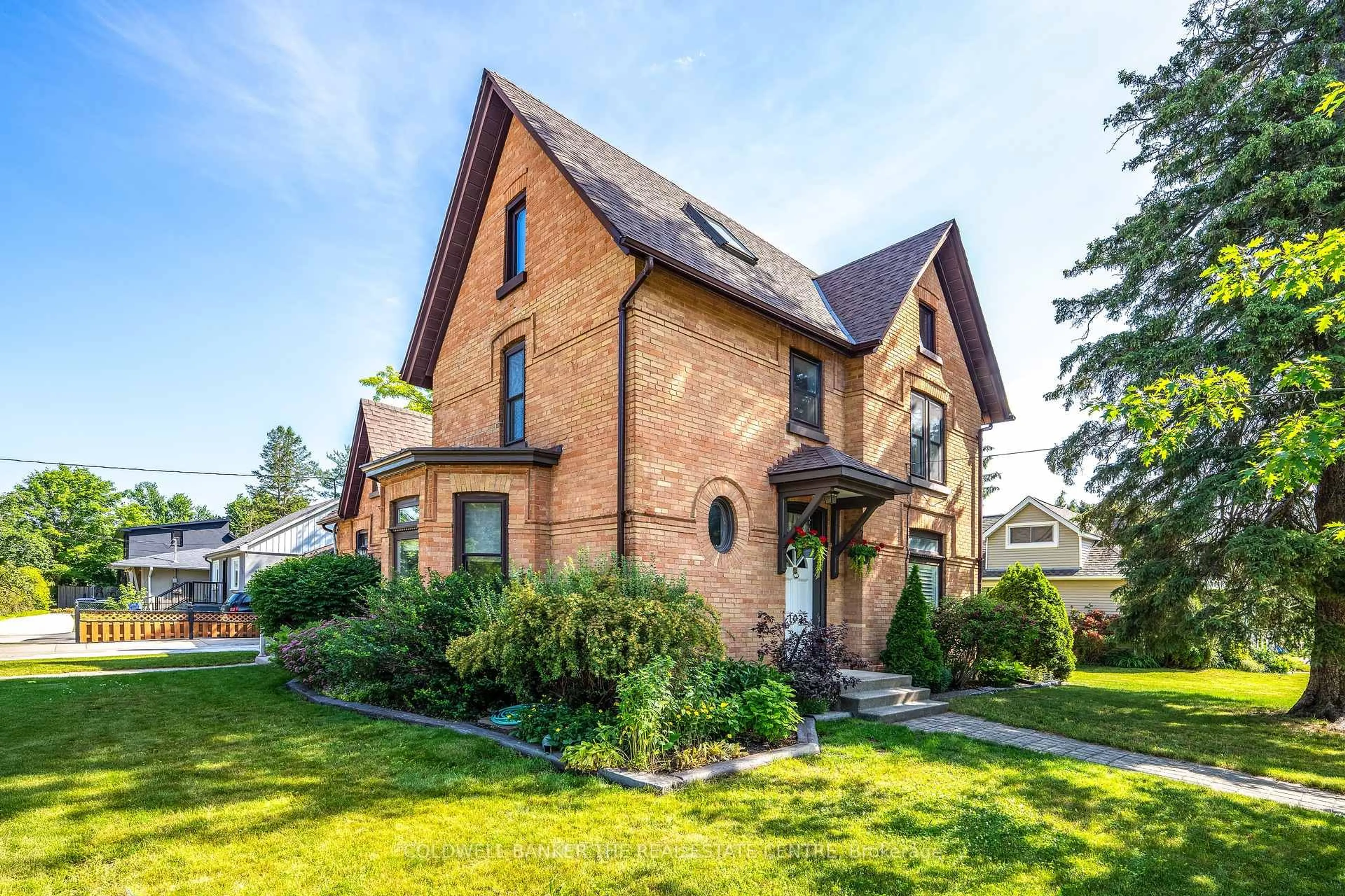 Home with brick exterior material, street for 102 Wellington St, New Tecumseth Ontario L9R 1G7