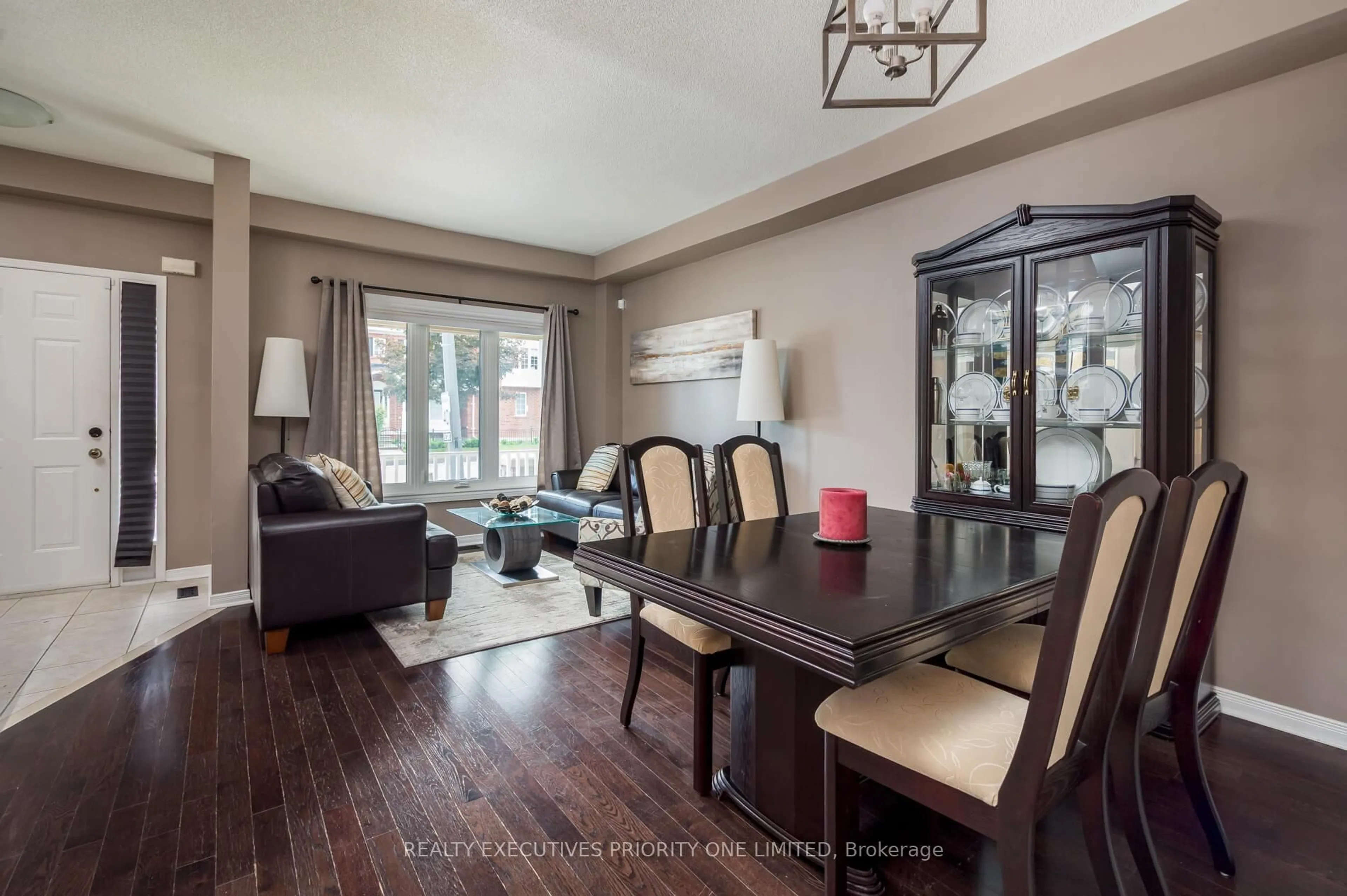 Dining room, wood/laminate floor for 372 John West Way, Aurora Ontario L4G 7J4