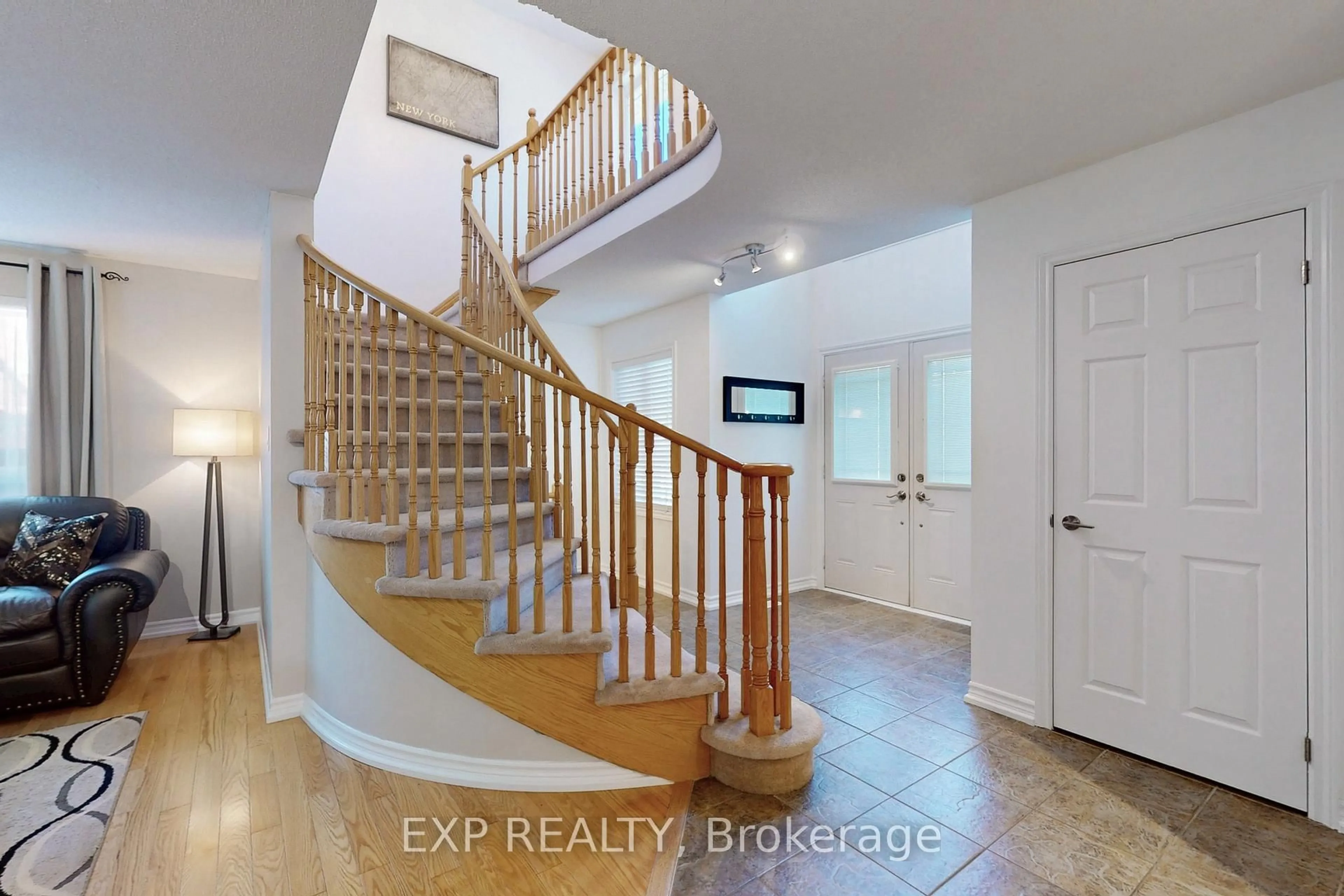 Indoor entryway for 1511 Ceresino Cres, Innisfil Ontario L9S 0B8