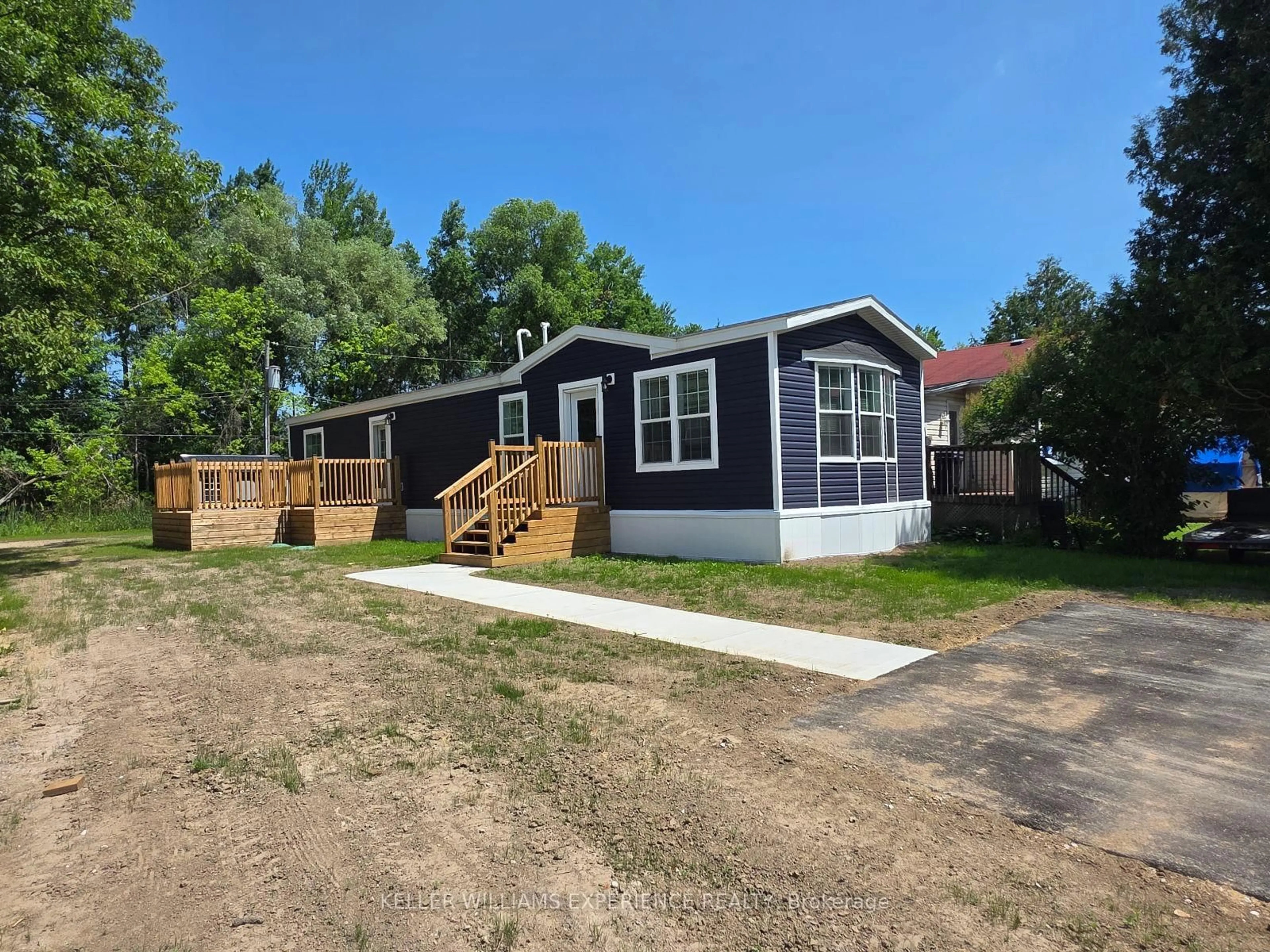 Unknown for 40 Shamrock Cres, Essa Ontario L3W 0A5
