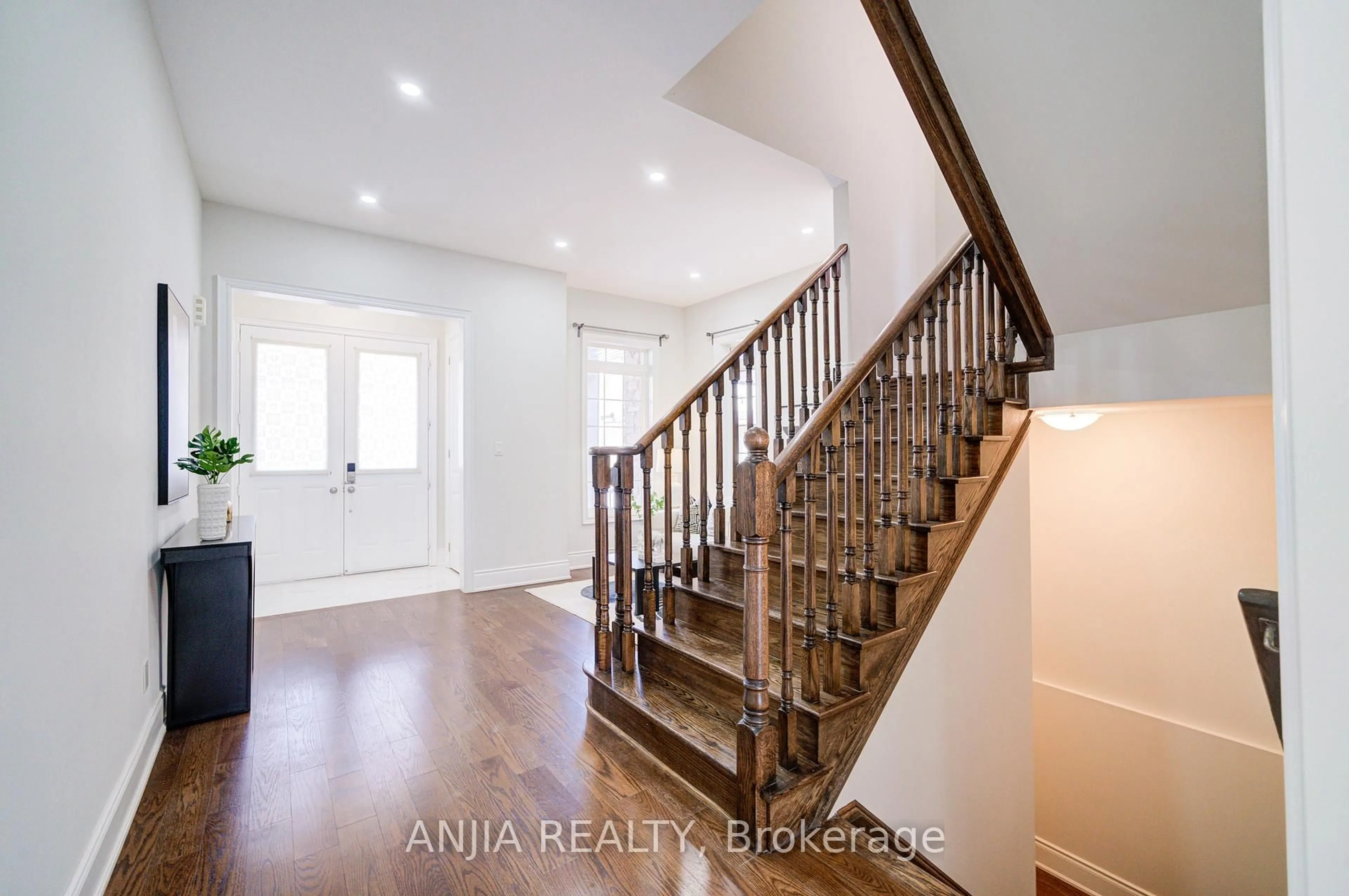 Unknown for 7 Mario Ave, Markham Ontario L6C 0X8