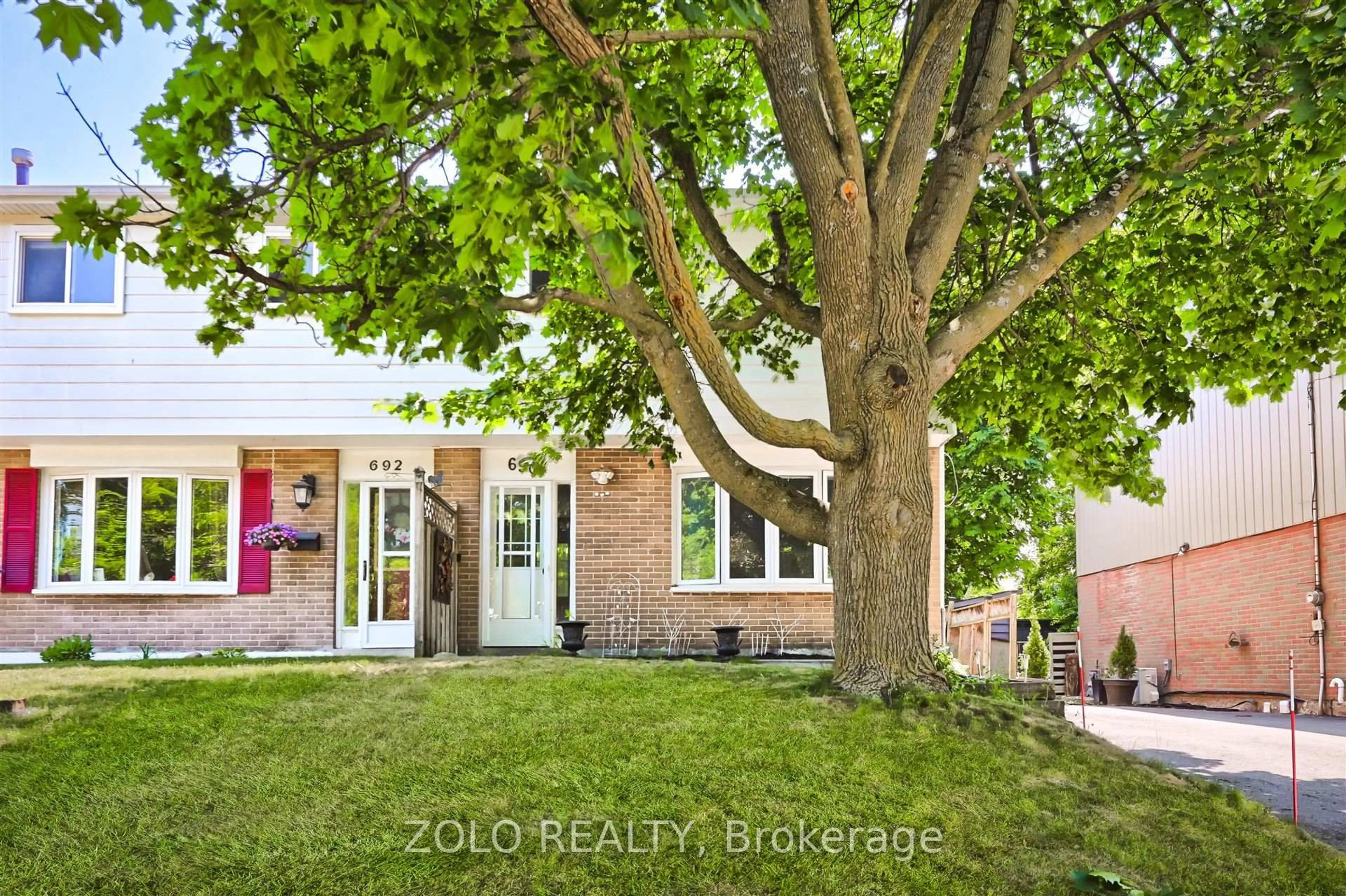 Unknown for 690 Elgin St, Newmarket Ontario L3Y 3B4