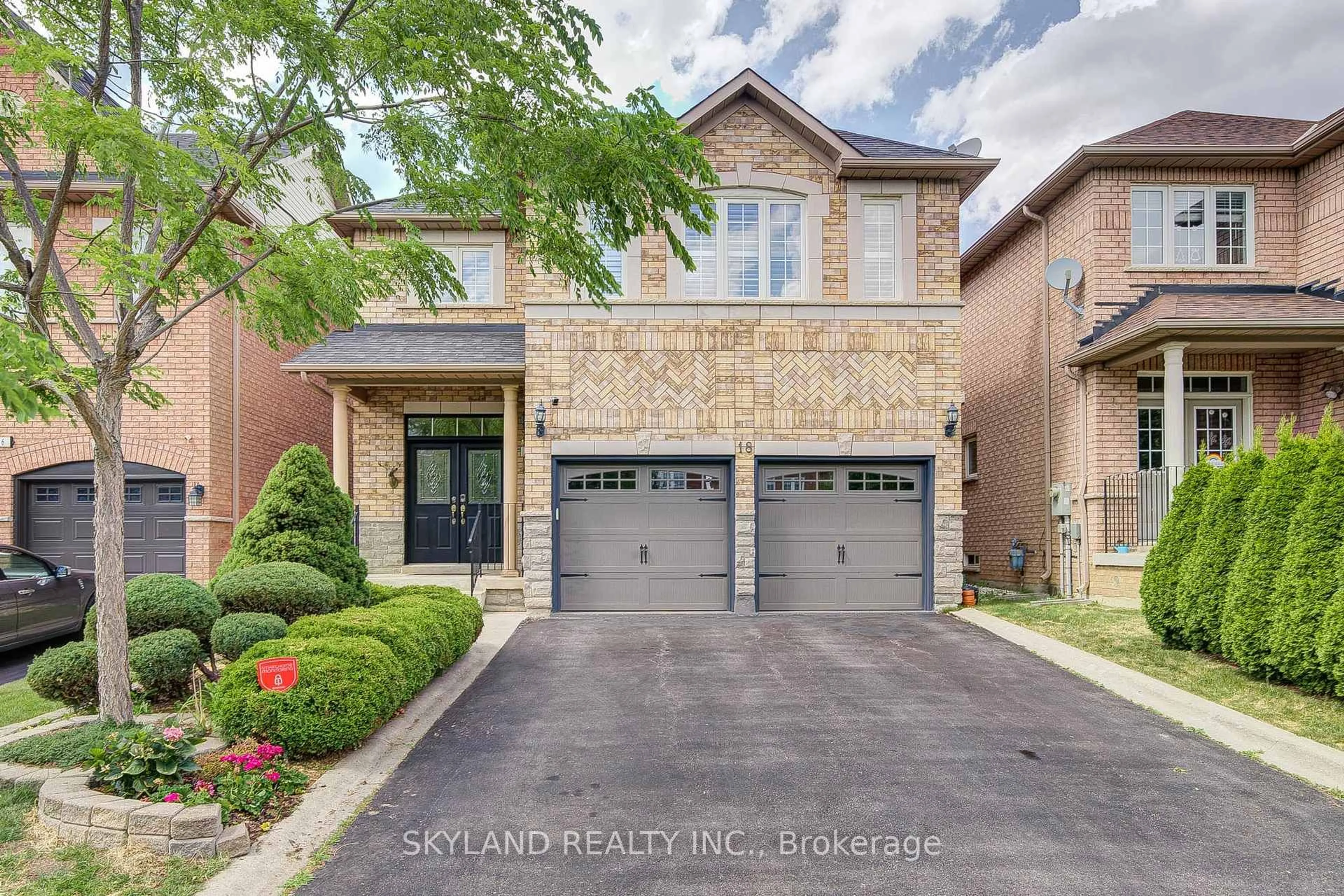 Home with brick exterior material, street for 18 Bentoak Cres, Vaughan Ontario L4J 8S5