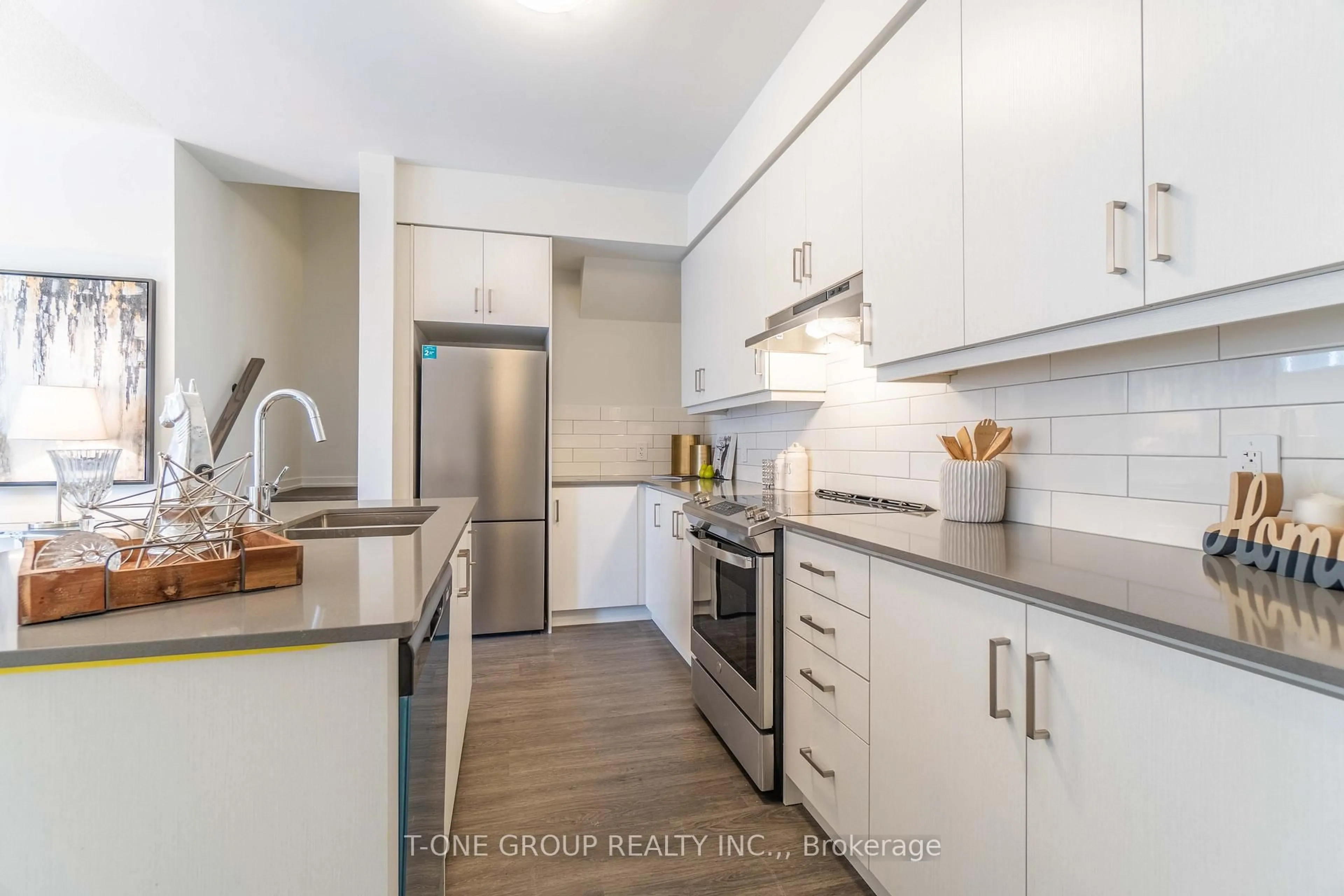 Unknown for 10 Almond Blossom Mews #TH109, Vaughan Ontario L4K 0N6