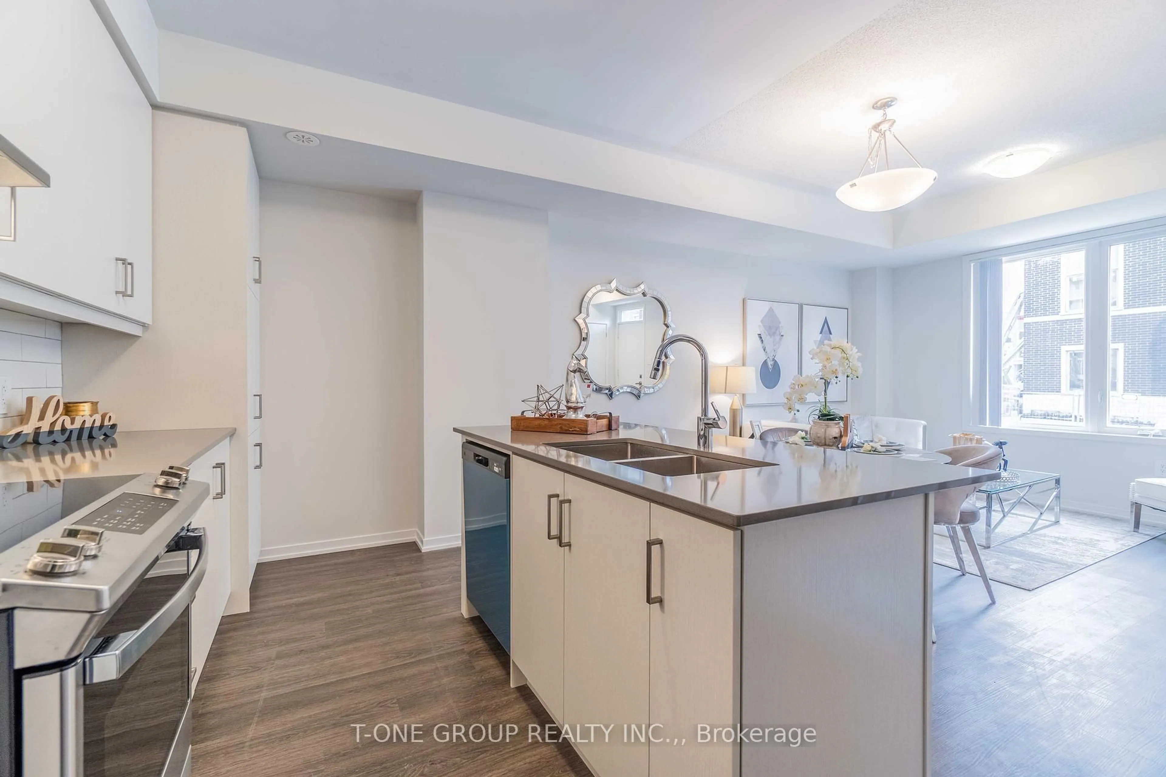 Open concept kitchen, ceramic/tile floor for 10 Almond Blossom Mews #TH109, Vaughan Ontario L4K 0N6
