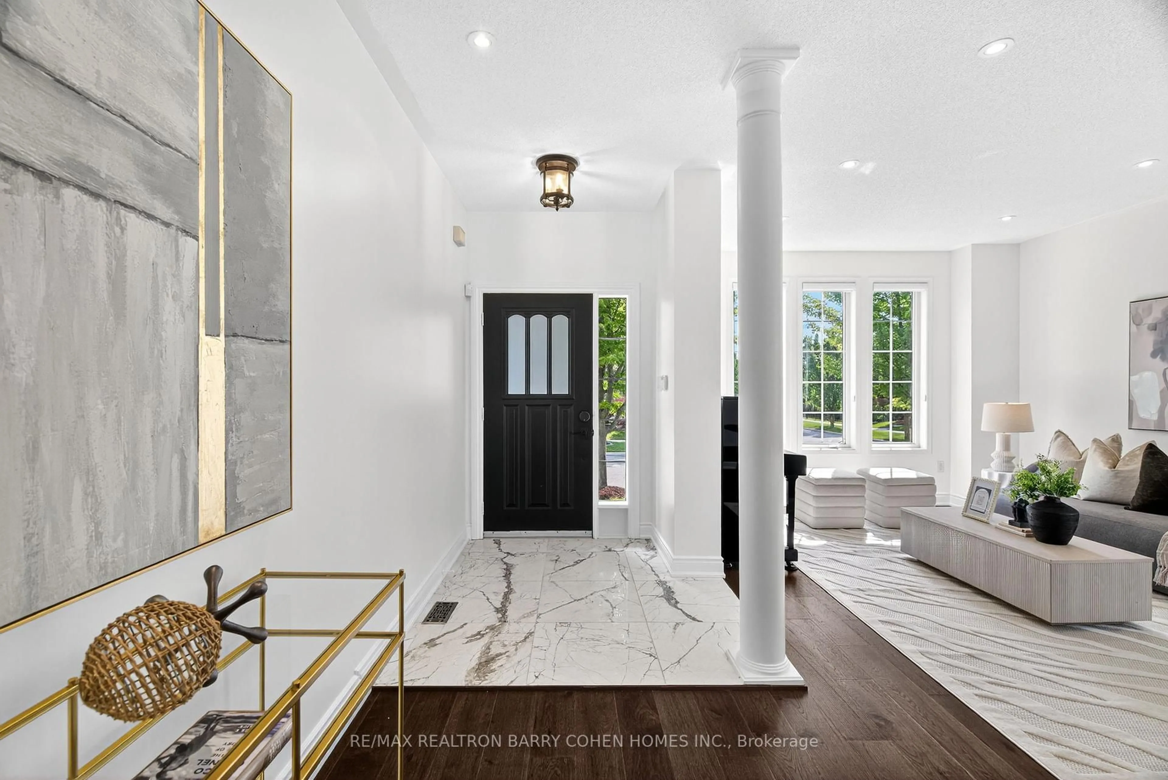 Indoor entryway for 16 Moraine Ridge Dr, Richmond Hill Ontario L4E 4S8