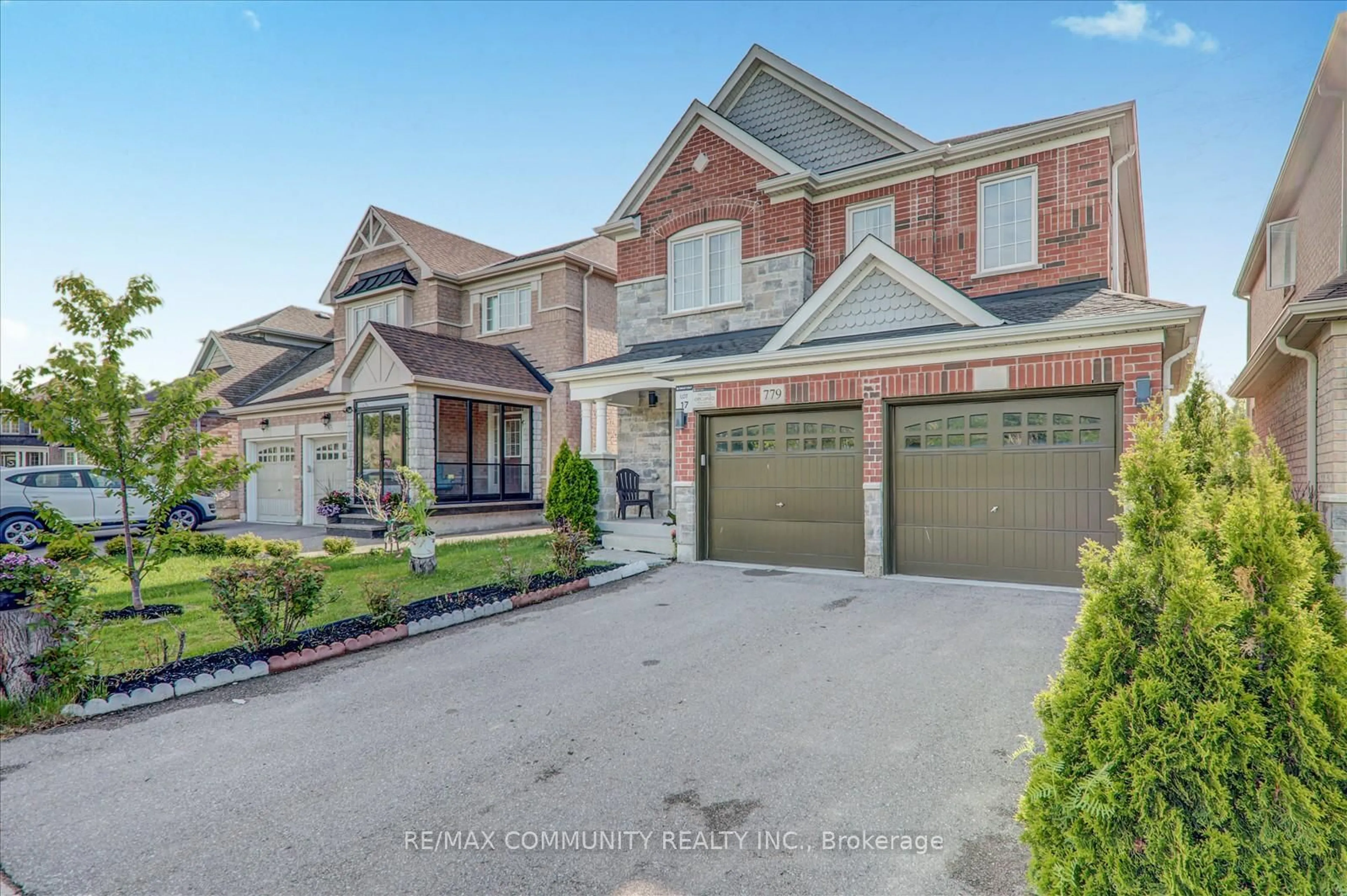 Home with brick exterior material, street for 779 Langford Blvd, Bradford West Gwillimbury Ontario L3Z 4H8