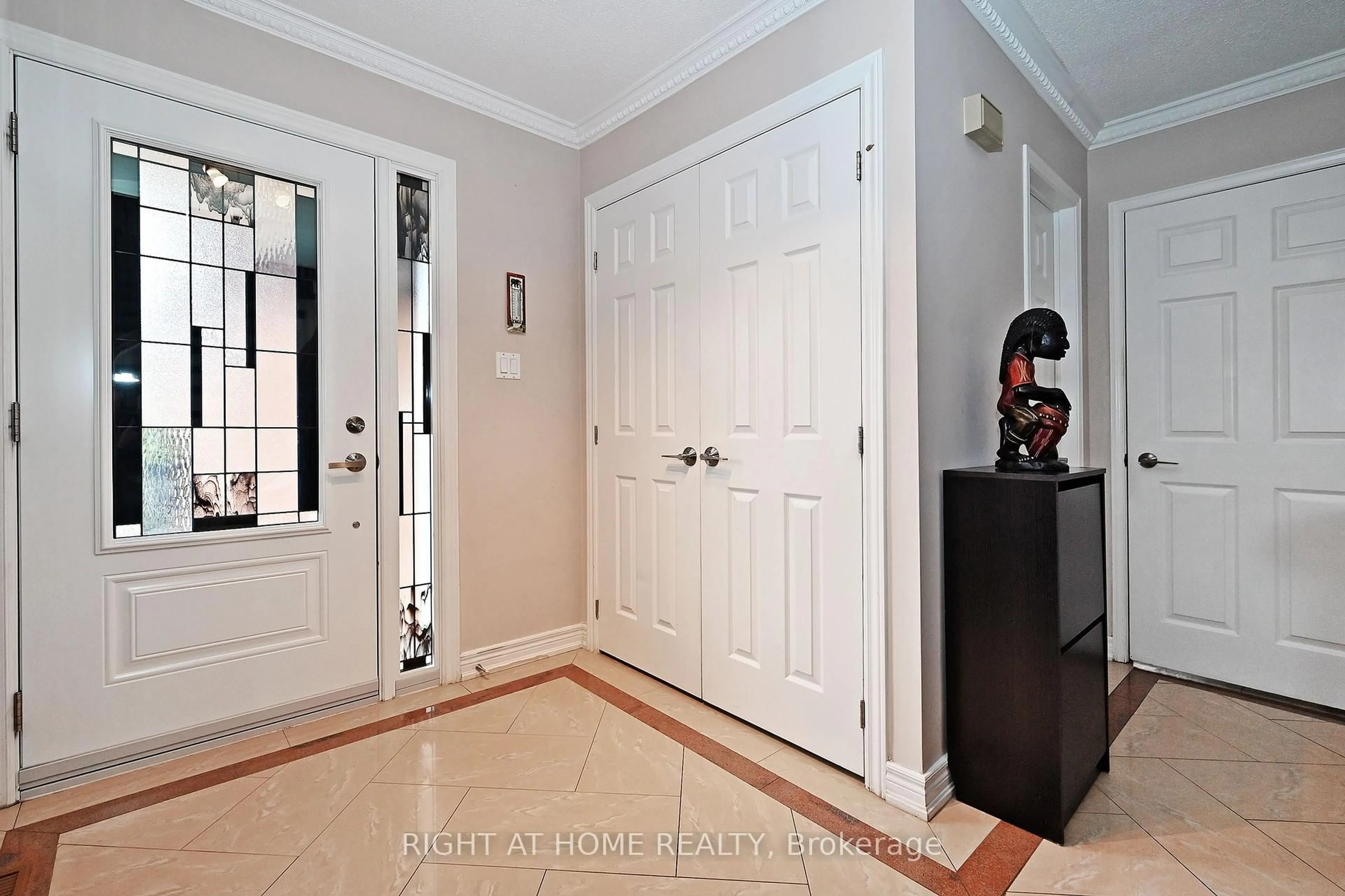 Indoor entryway for 83 Maques Lane, Vaughan Ontario L4J 6S9