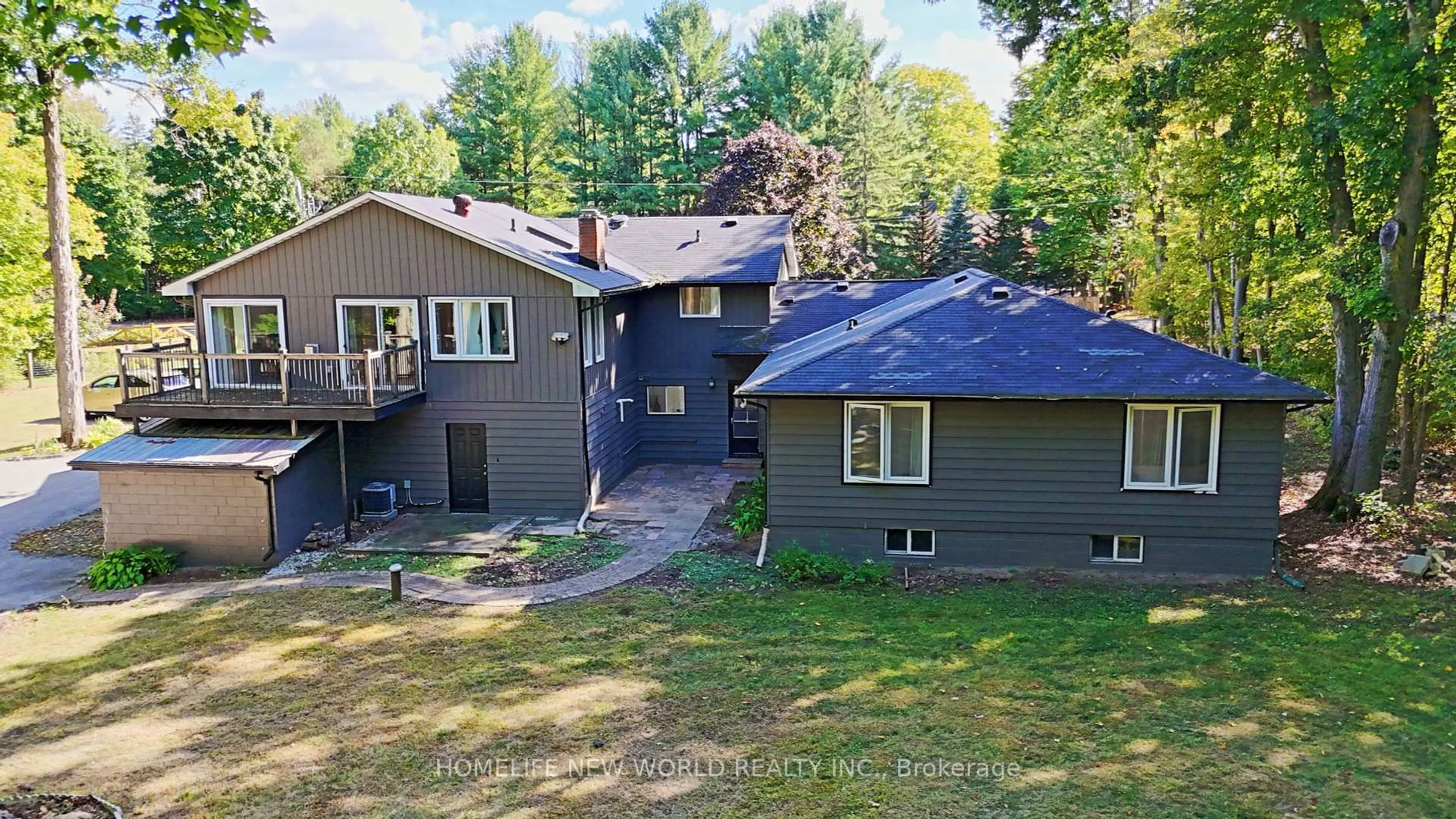 A pic from outside/outdoor area/front of a property/back of a property/a pic from drone, unknown for 4926 Cherry St, Whitchurch-Stouffville Ontario L4A 3K8