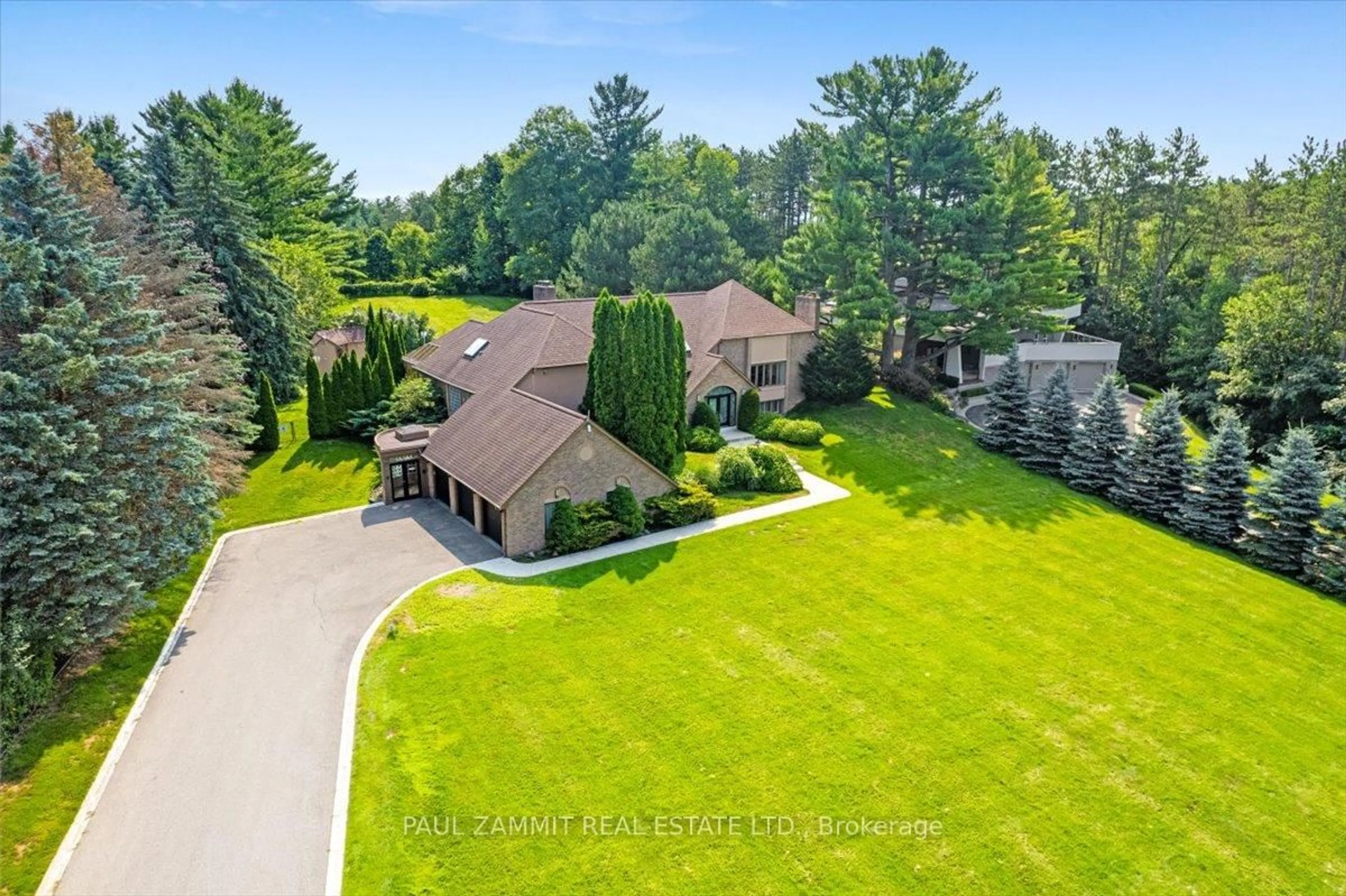 A pic from outside/outdoor area/front of a property/back of a property/a pic from drone, unknown for 391 Woodland Acres Cres, Vaughan Ontario L6A 1G2