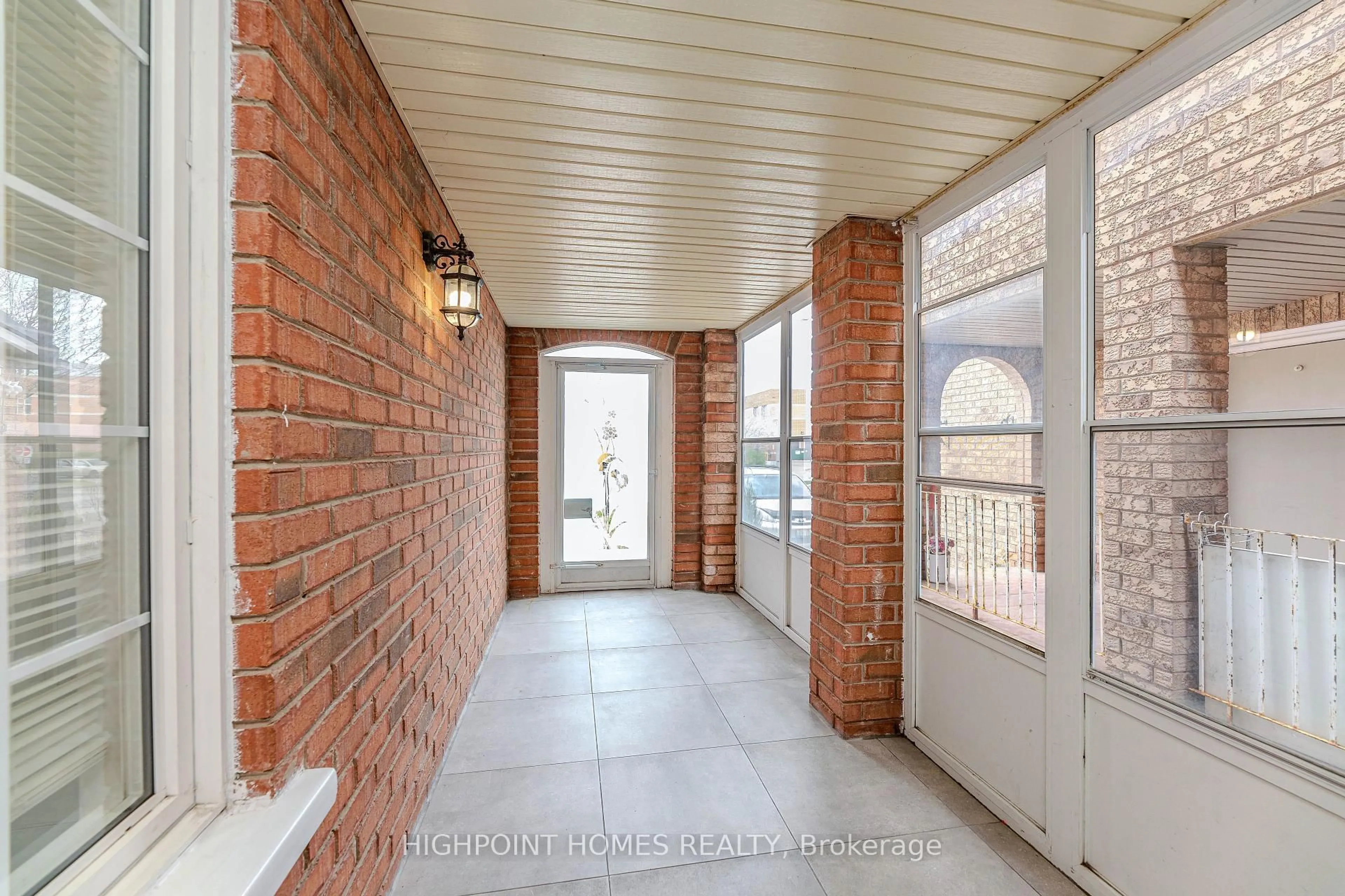 Indoor entryway for 44 Brando Ave, Markham Ontario L3S 4K9