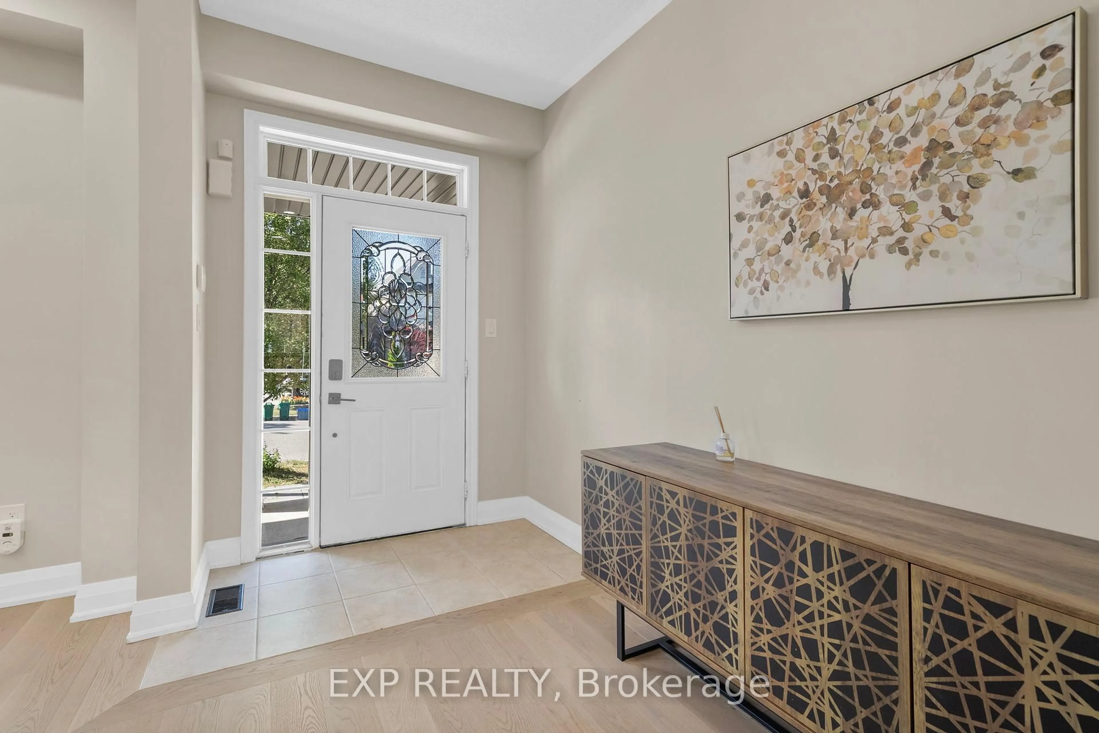 Indoor entryway for 20 James Joyce Dr, Markham Ontario L6C 0L7