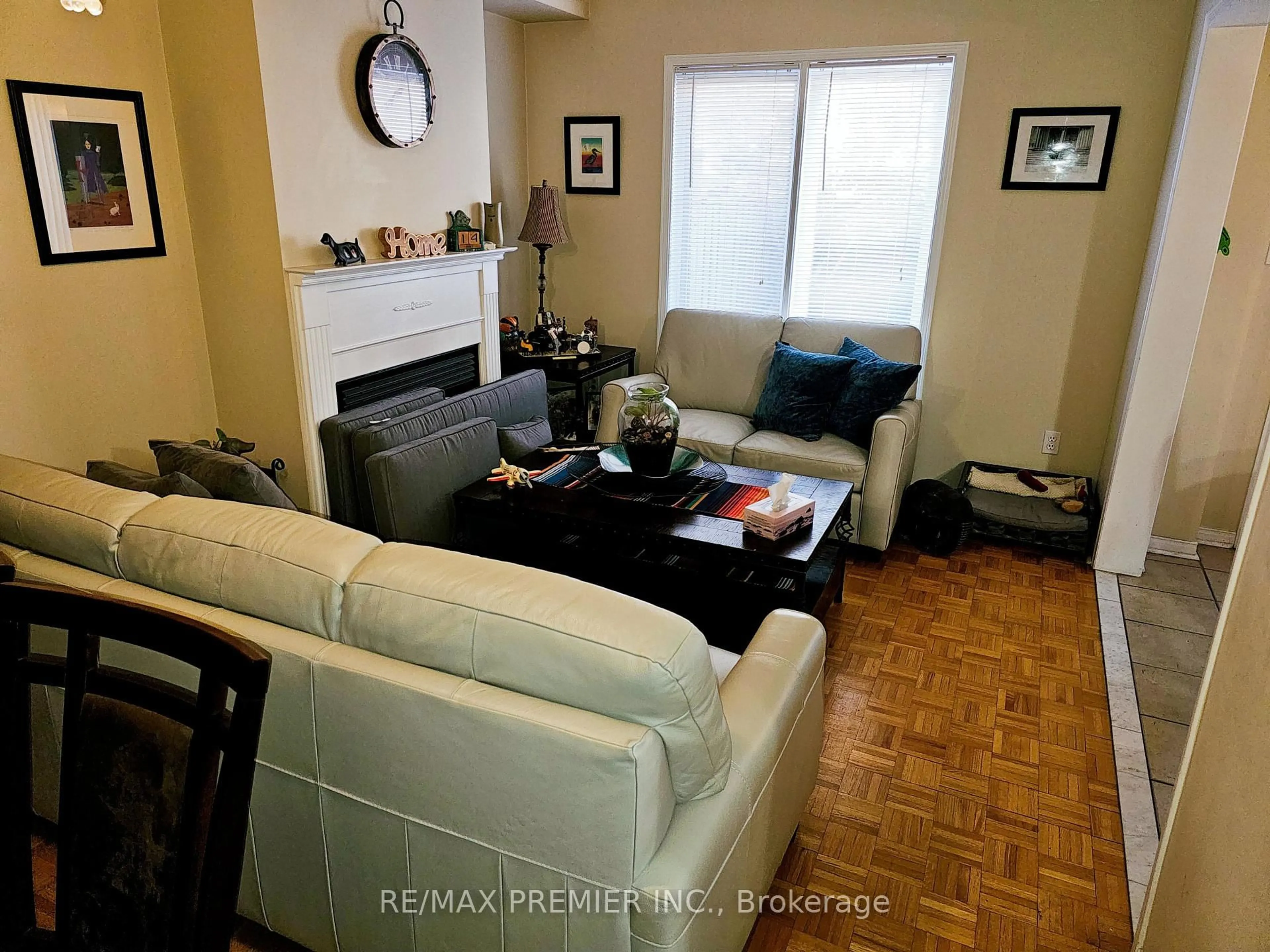 Living room with furniture, unknown for 180 Blue Willow Dr #27, Vaughan Ontario L4L 9C9