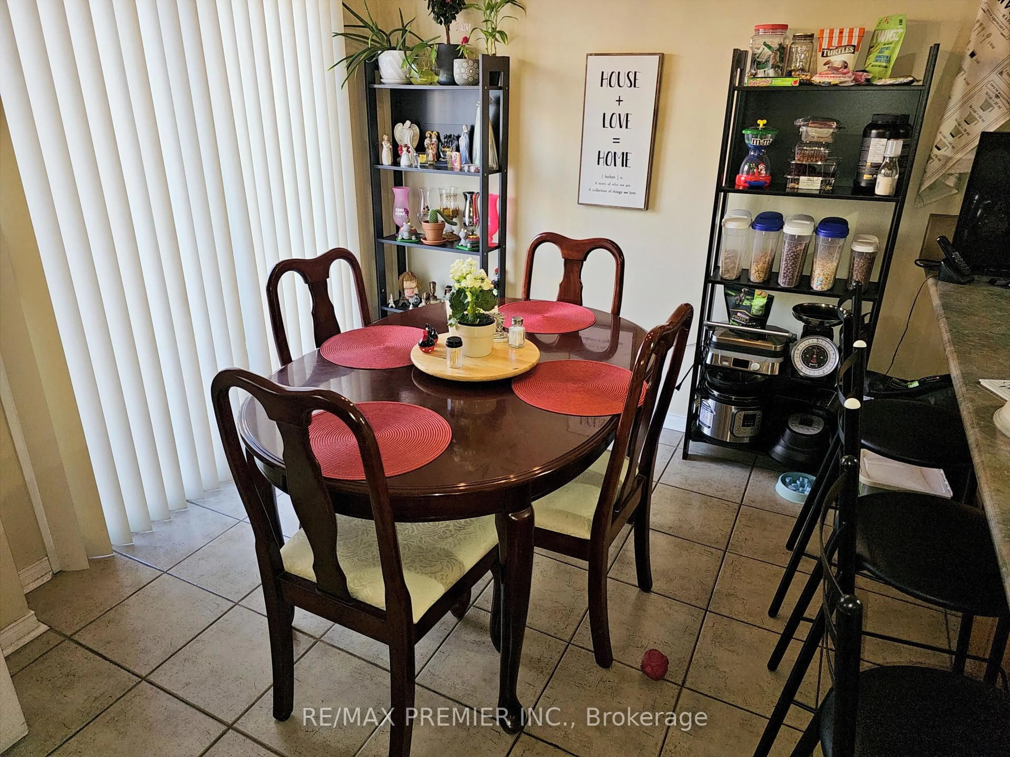 Dining room, ceramic/tile floor for 180 Blue Willow Dr #27, Vaughan Ontario L4L 9C9
