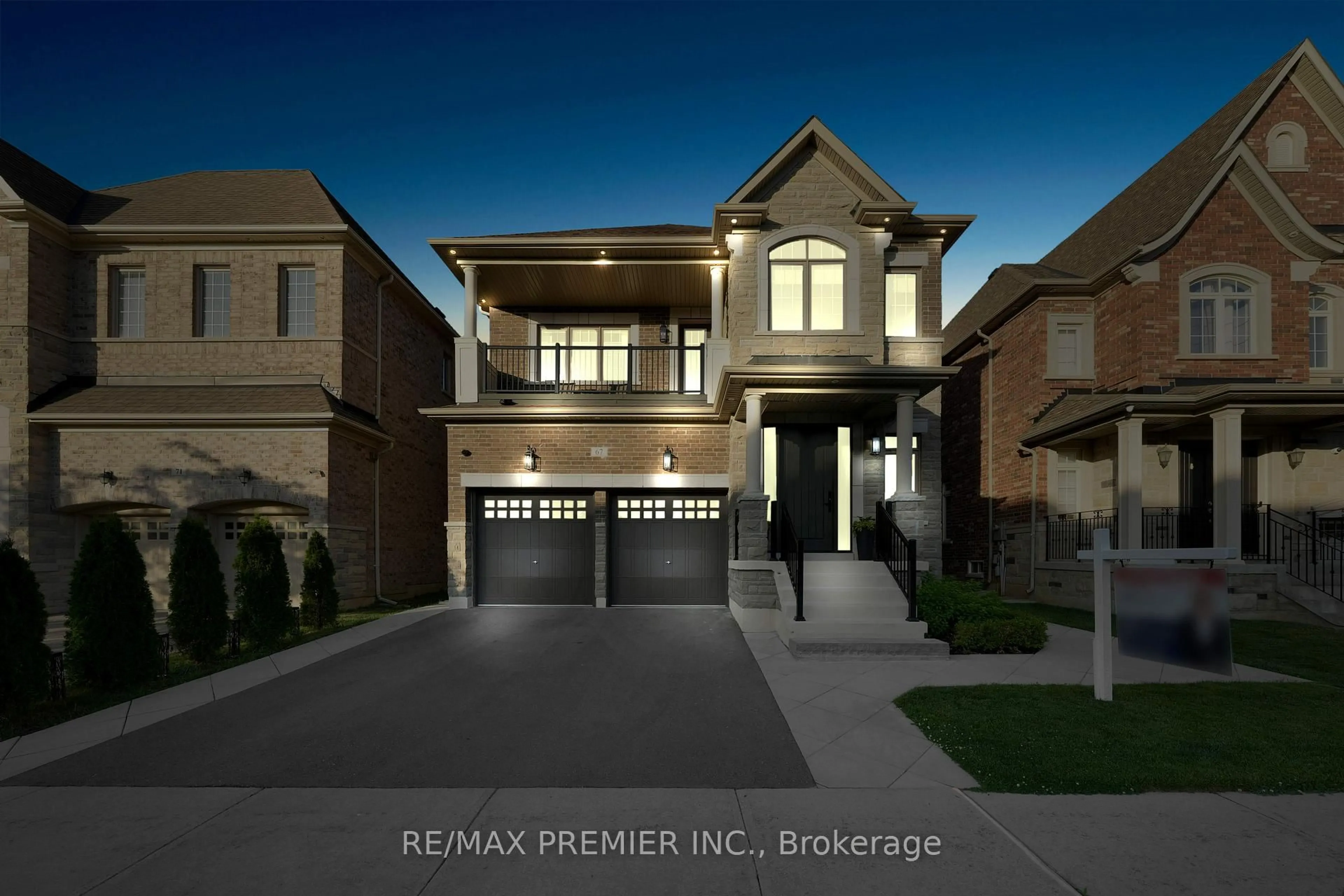 Indoor garage for 67 Garyscholl Rd, Vaughan Ontario L4H 3R4