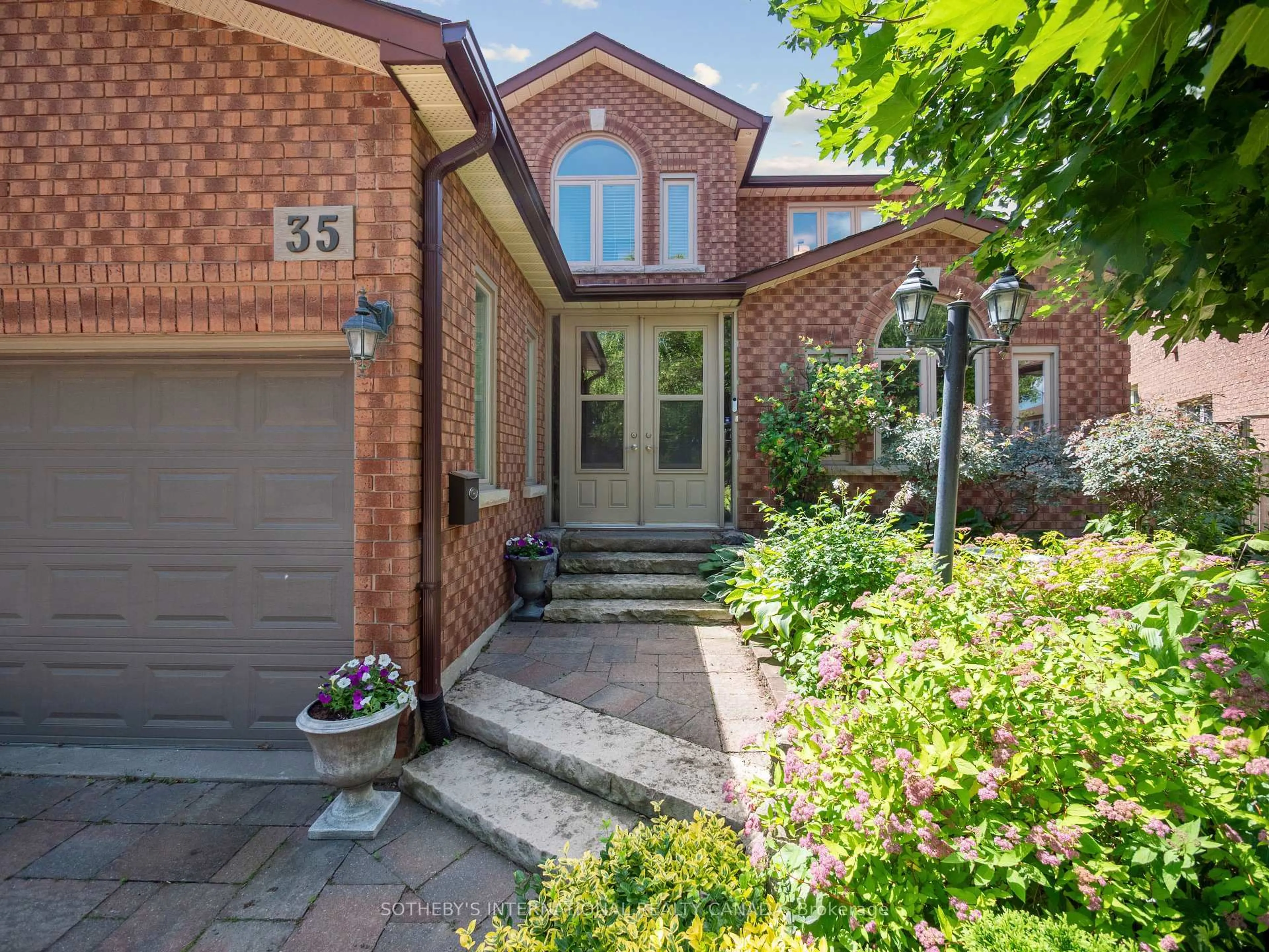 Home with brick exterior material, street for 35 Lisa Cres, Richmond Hill Ontario L4B 3A5