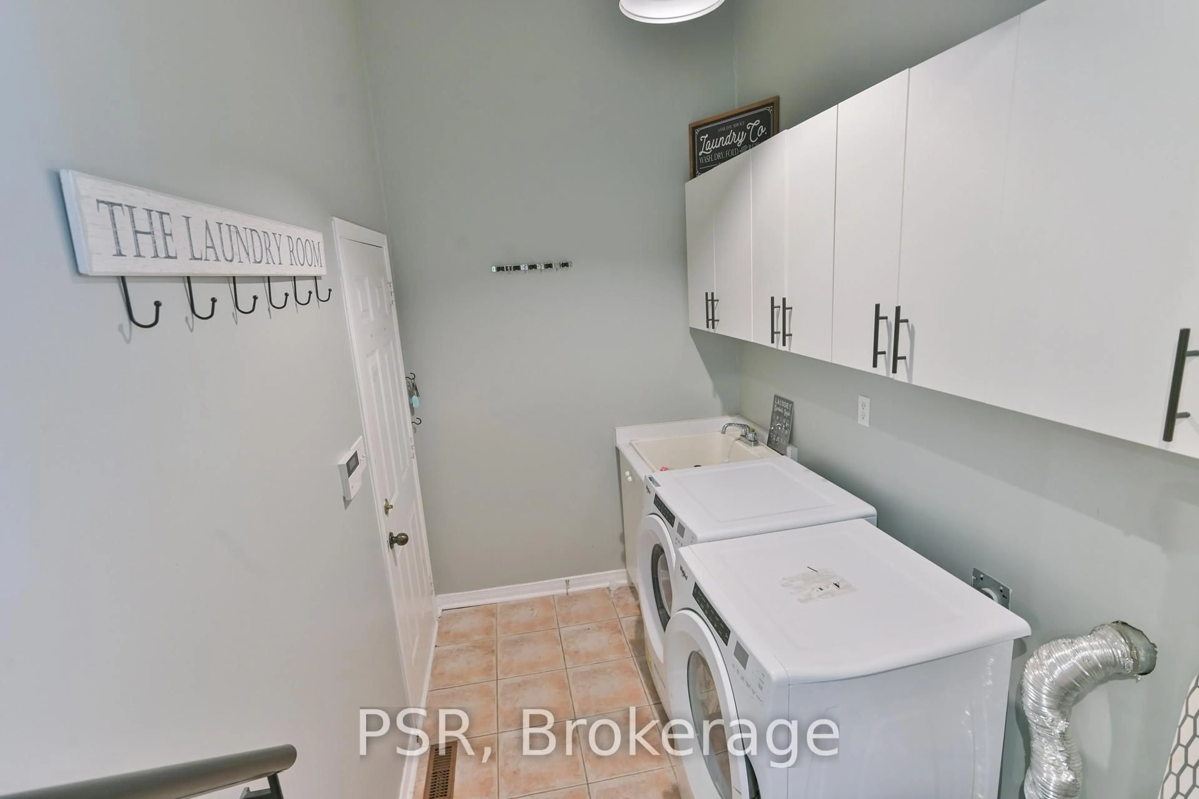 Laundry room for 35 Arundel Dr, Vaughan Ontario L4H 2E6