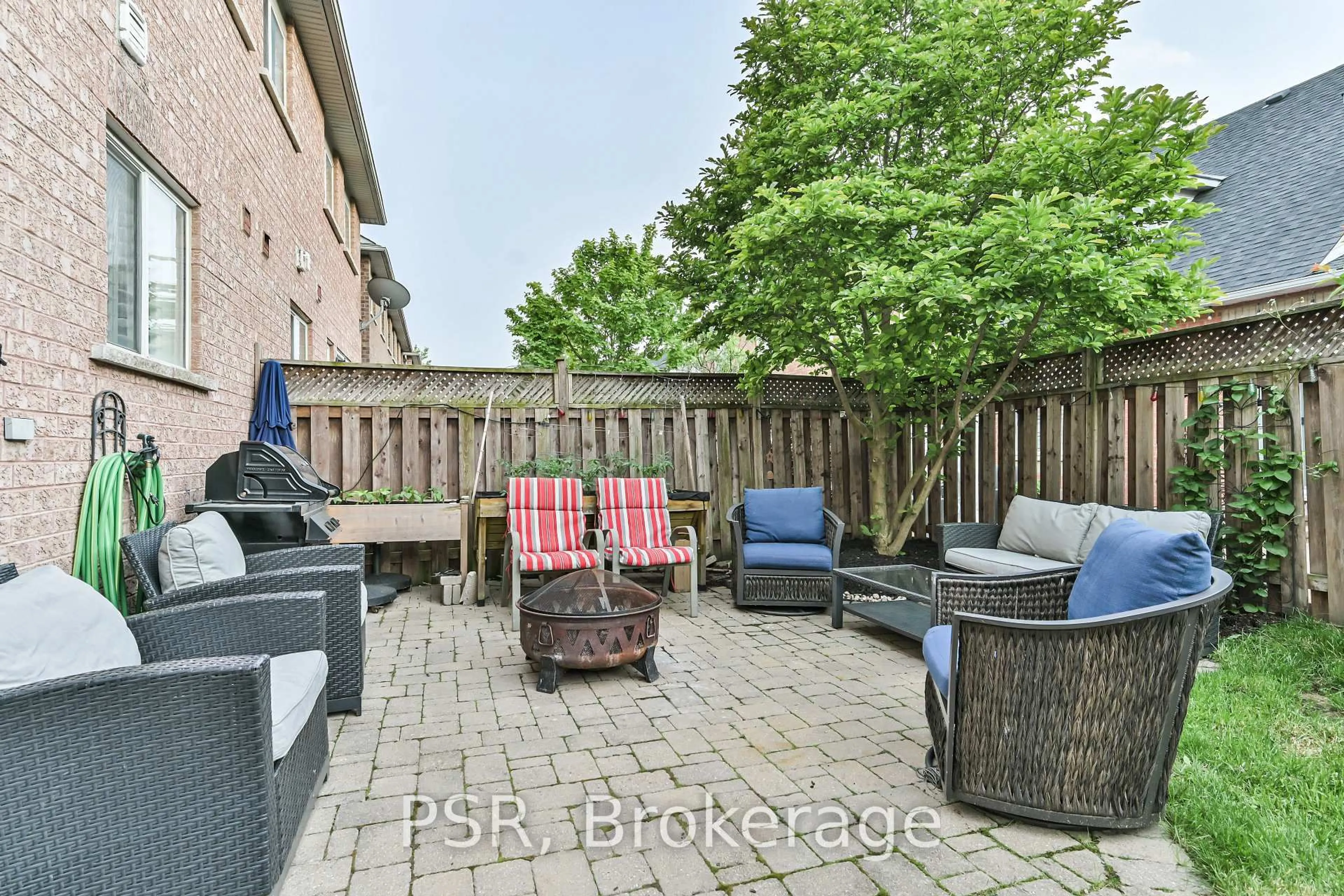 Patio, street for 35 Arundel Dr, Vaughan Ontario L4H 2E6