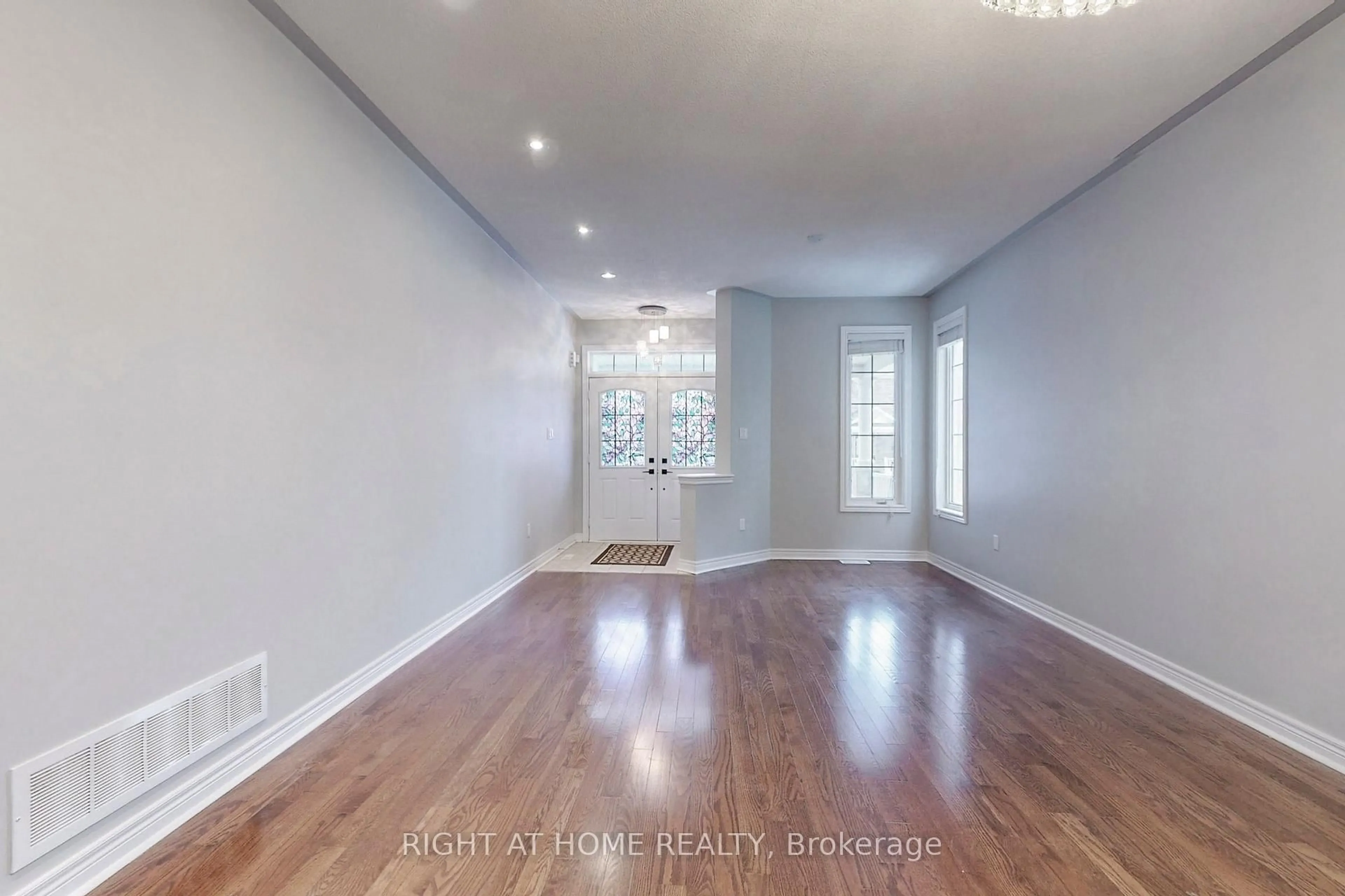 A pic of a room for 90 Maplebank Cres, Whitchurch-Stouffville Ontario L4A 0R8