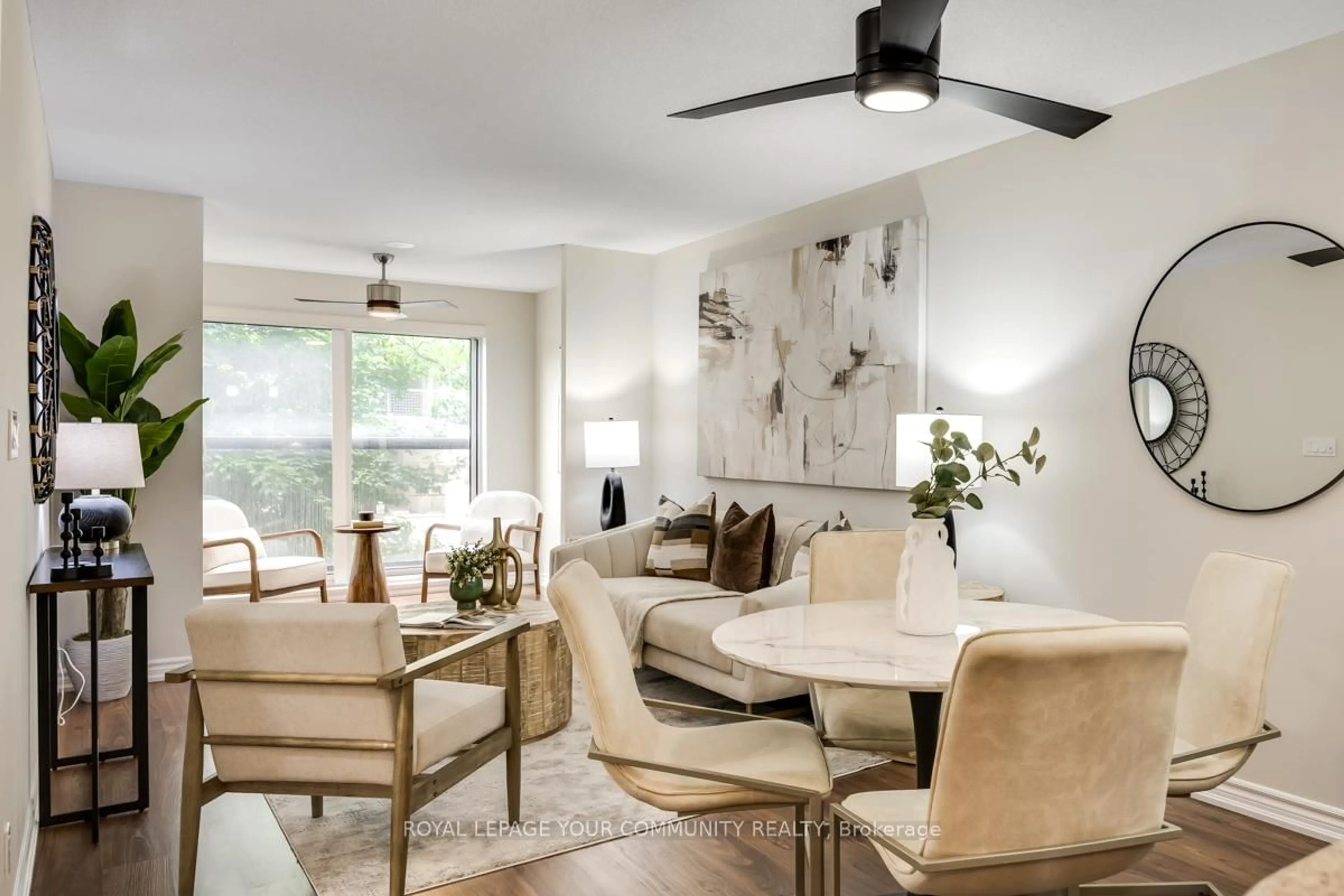 Living room with furniture, unknown for 18 Harding Blvd #204, Richmond Hill Ontario L4C 0T3