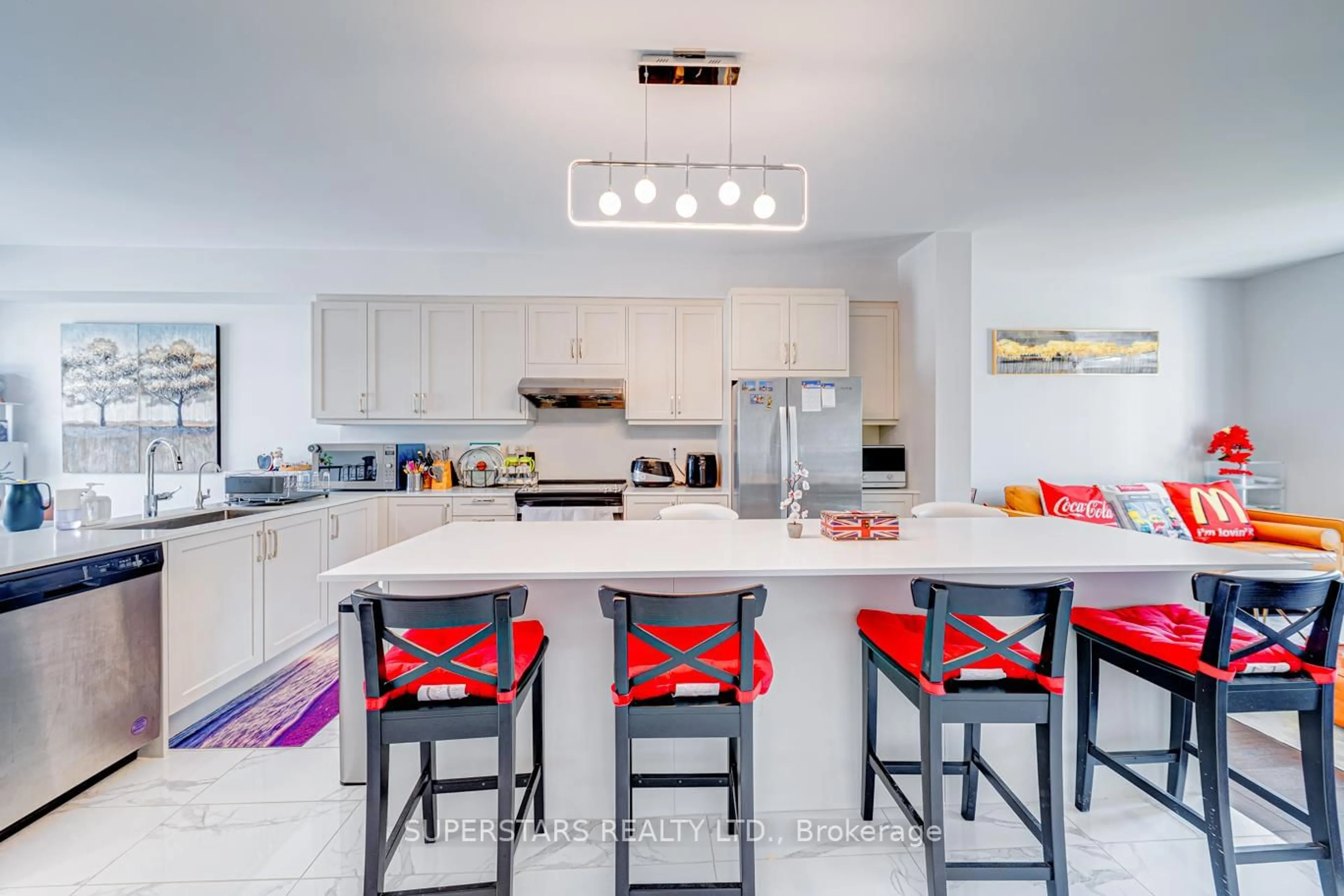 Open concept kitchen, ceramic/tile floor for 73 Seguin St, Richmond Hill Ontario L4E 1H8