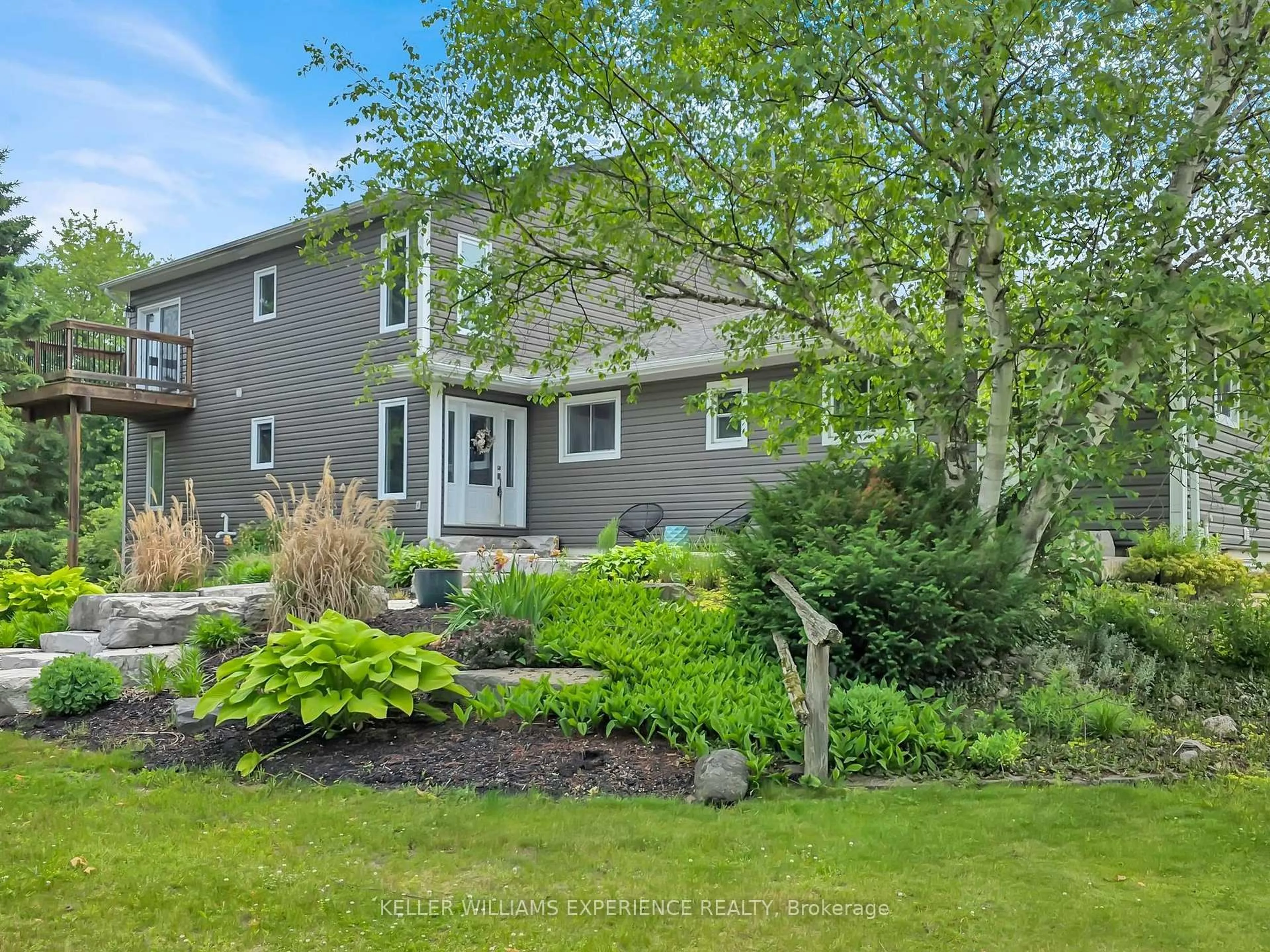 A pic from outside/outdoor area/front of a property/back of a property/a pic from drone, street for 8289 Concession 2 Rd, Uxbridge Ontario L0G 1M0