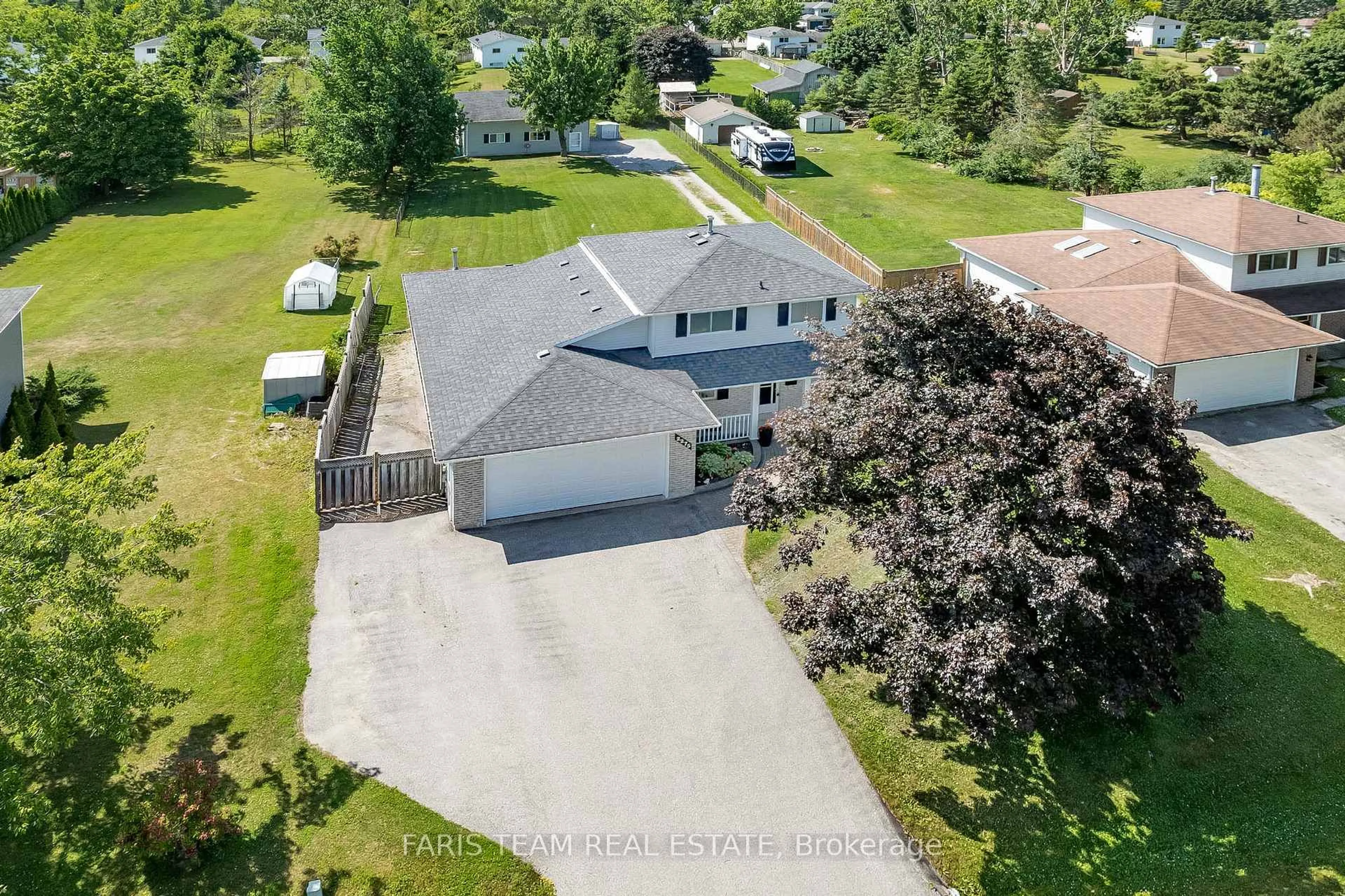 A pic from outside/outdoor area/front of a property/back of a property/a pic from drone, water/lake/river/ocean view for 2275 Webb St, Innisfil Ontario L9S 1K6