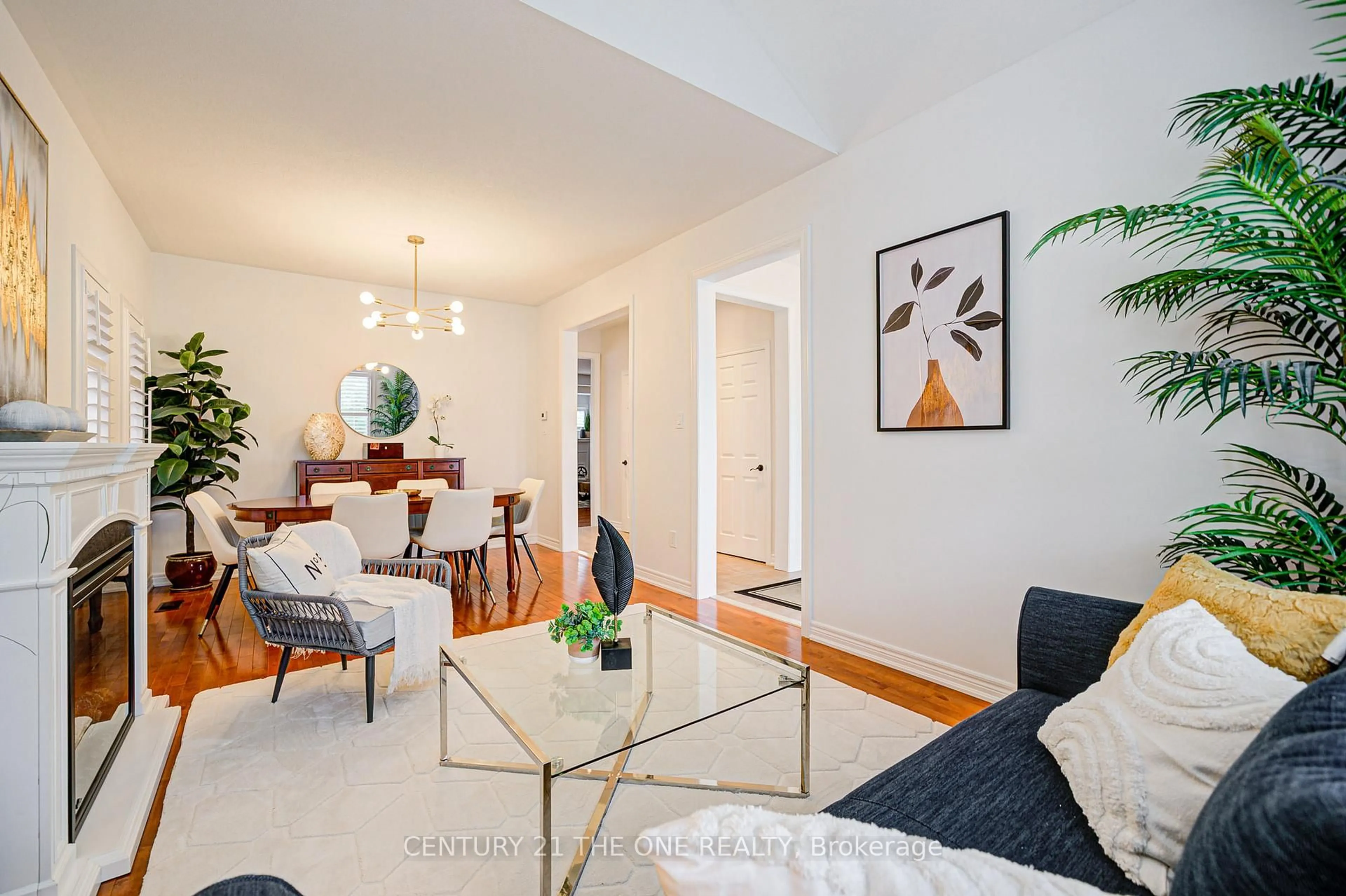 Living room with furniture, wood/laminate floor for 37 Alhart St, Richmond Hill Ontario L4E 0A3