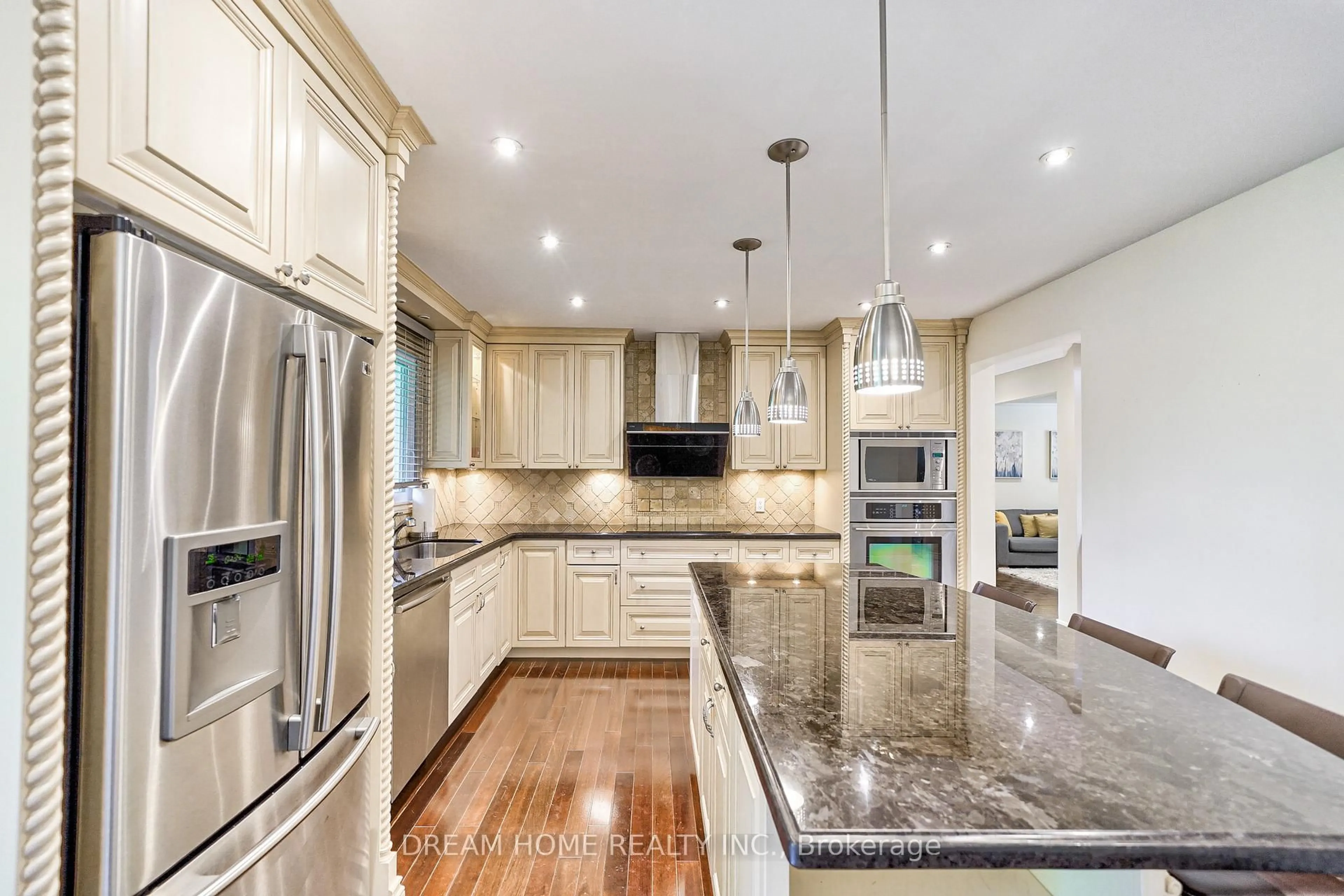 Contemporary kitchen, unknown for 79 Lunau Lane, Markham Ontario L3T 5N1