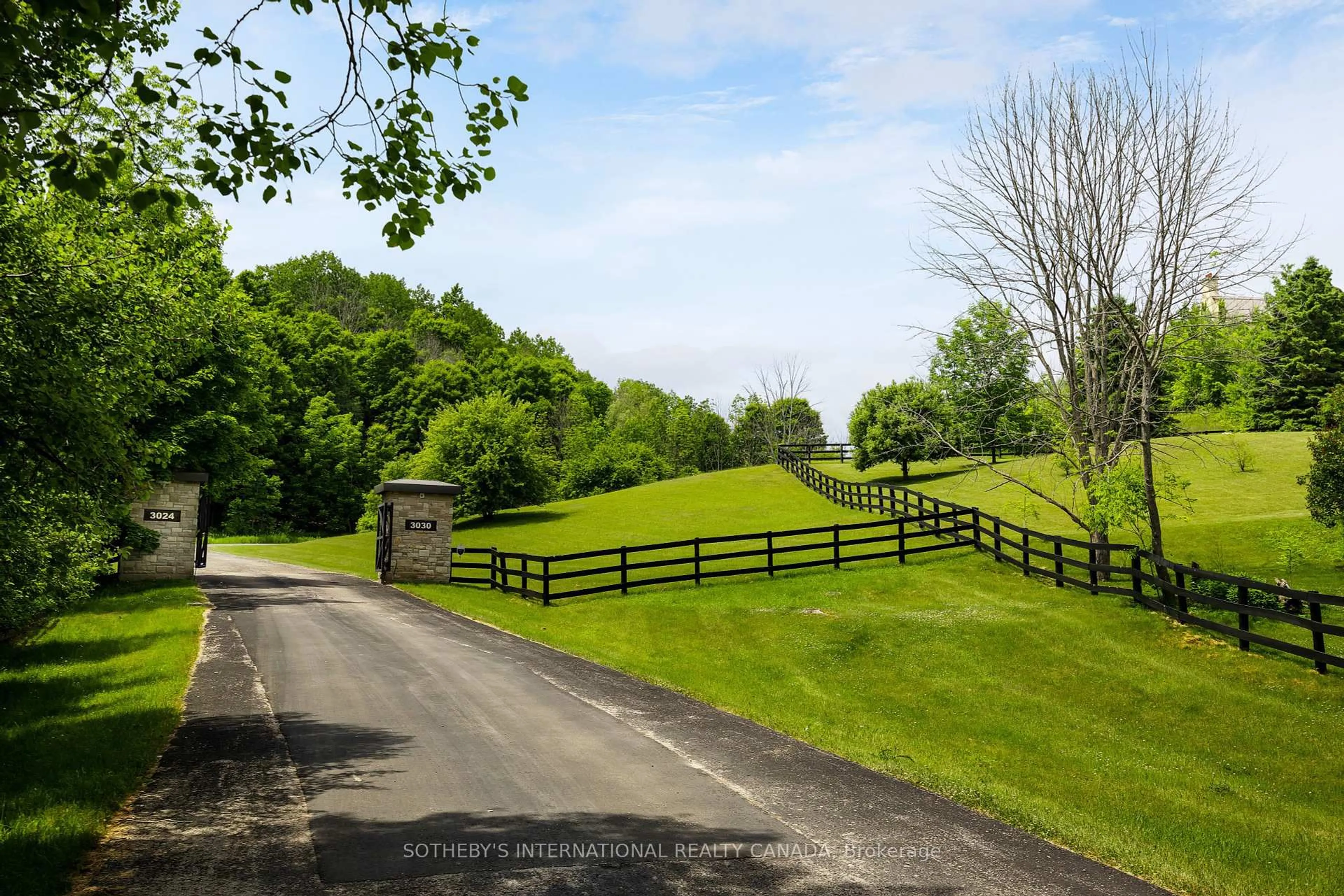 A pic from outside/outdoor area/front of a property/back of a property/a pic from drone, mountain view for 3030 Concession Road 3, Adjala-Tosorontio Ontario L0N 1P0