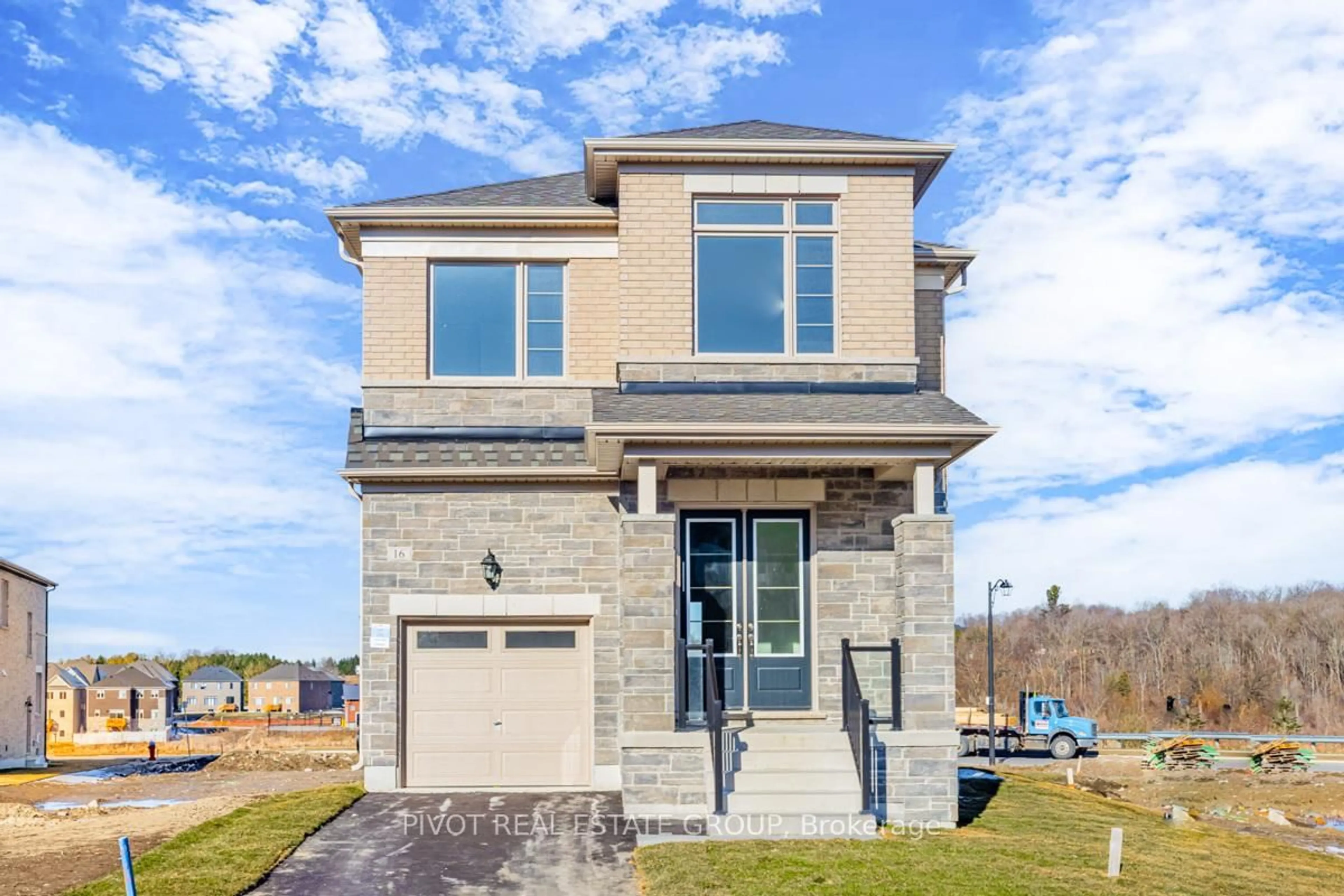 Home with brick exterior material, street for 16 Rowe St, Bradford West Gwillimbury Ontario L3Z 4M9