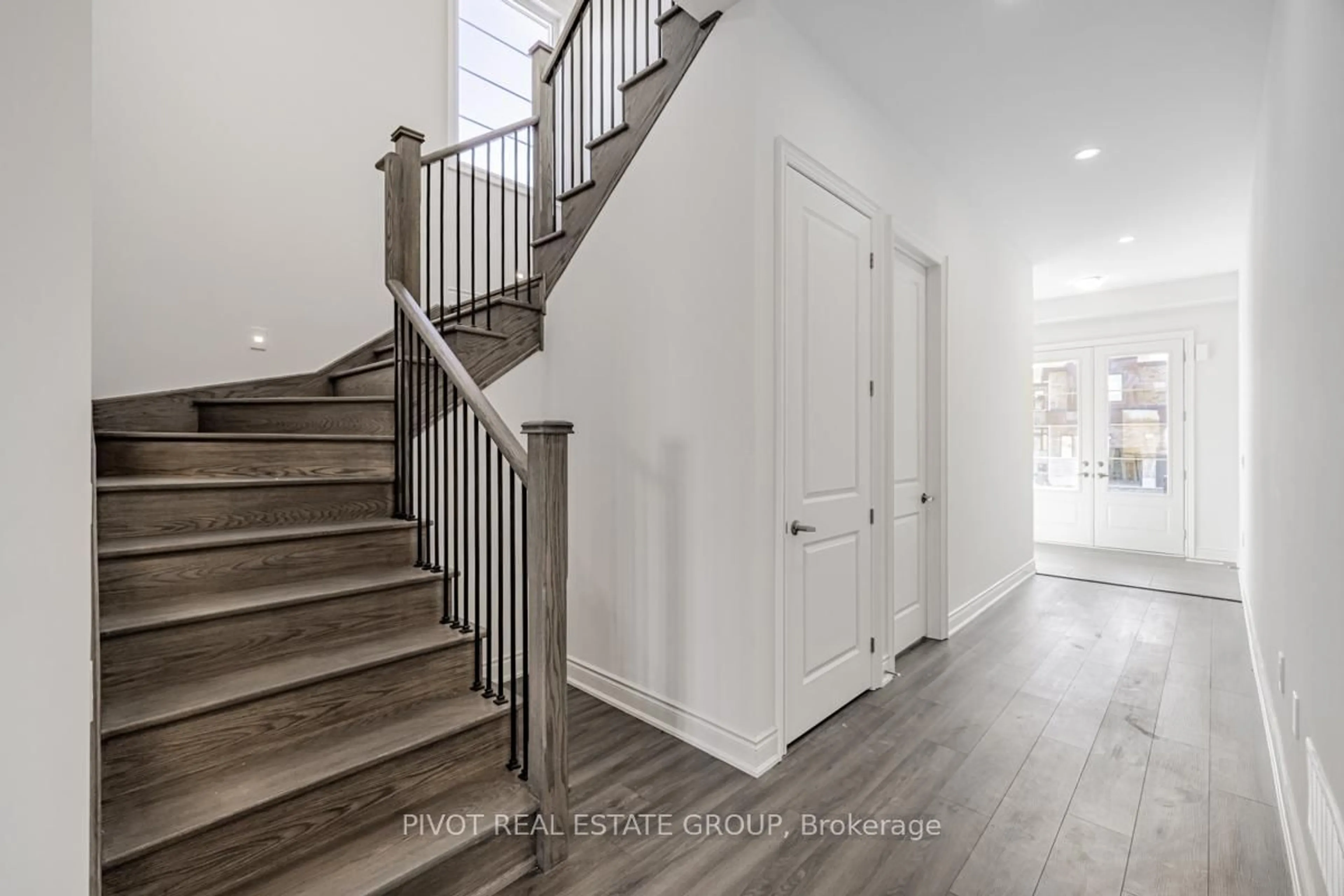 Stairs for 16 Rowe St, Bradford West Gwillimbury Ontario L3Z 4M9