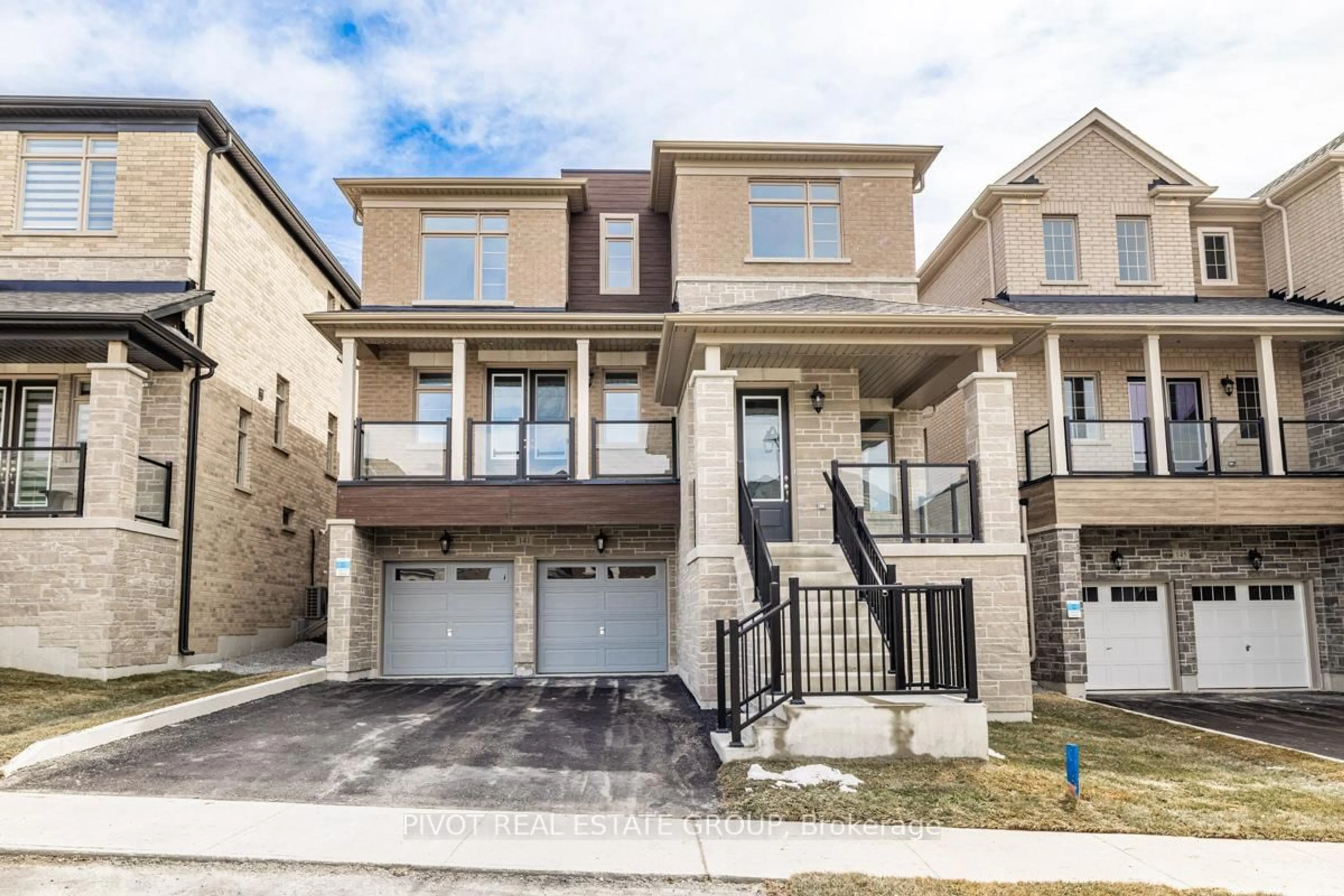 Home with brick exterior material, street for 141 Rowe St, Bradford West Gwillimbury Ontario L3Z 4N2