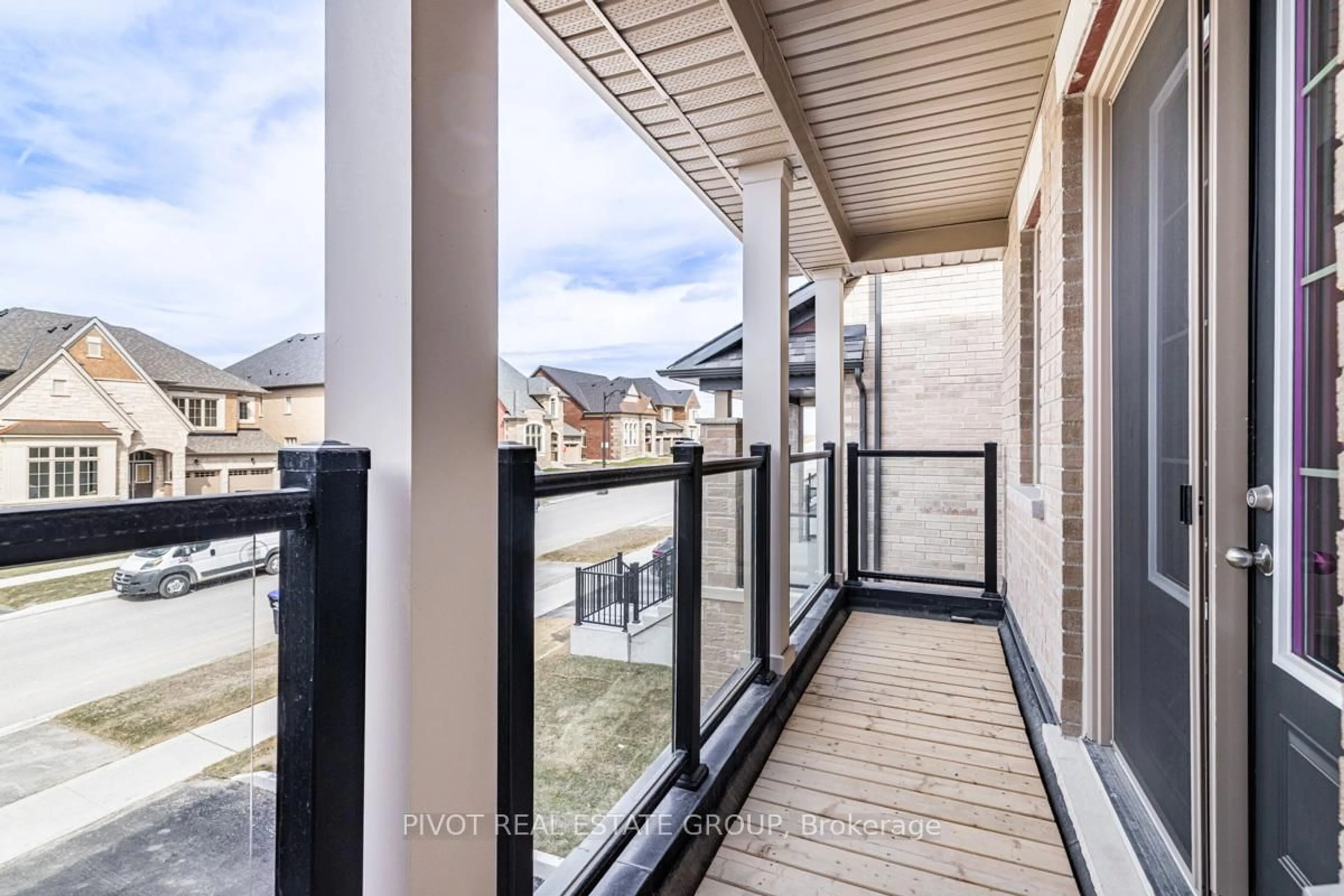 Balcony in the apartment, unknown for 141 Rowe St, Bradford West Gwillimbury Ontario L3Z 4N2