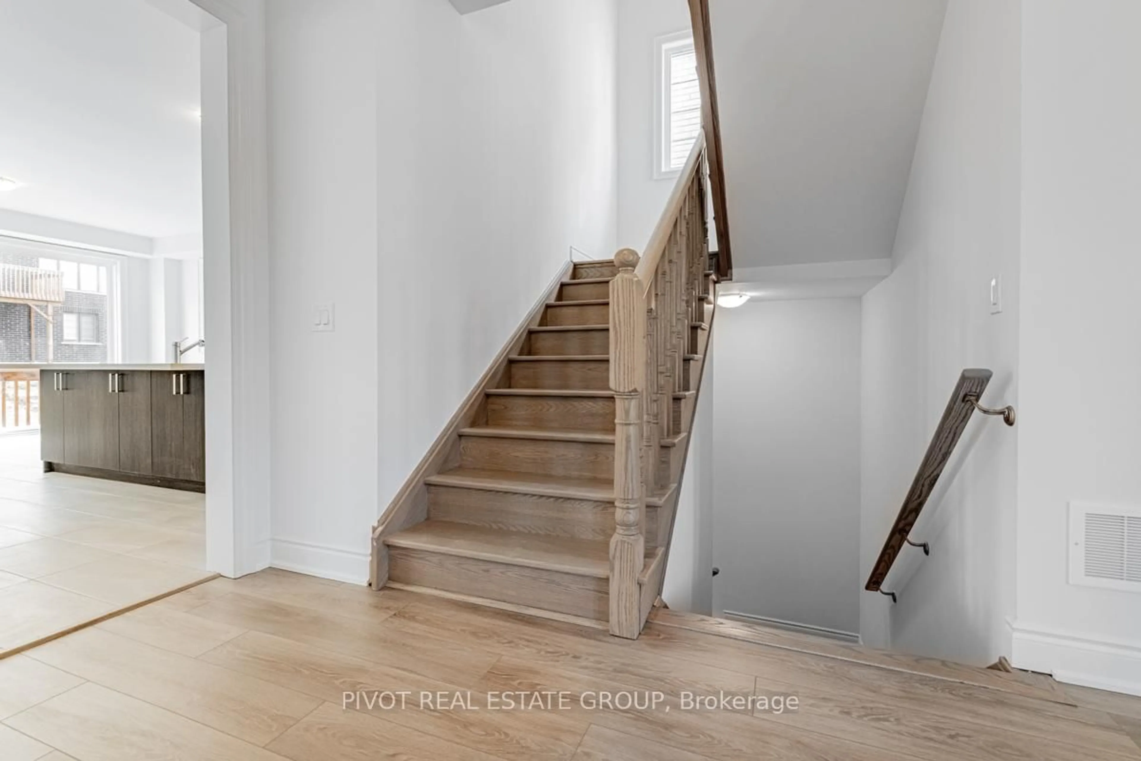 Stairs for 141 Rowe St, Bradford West Gwillimbury Ontario L3Z 4N2