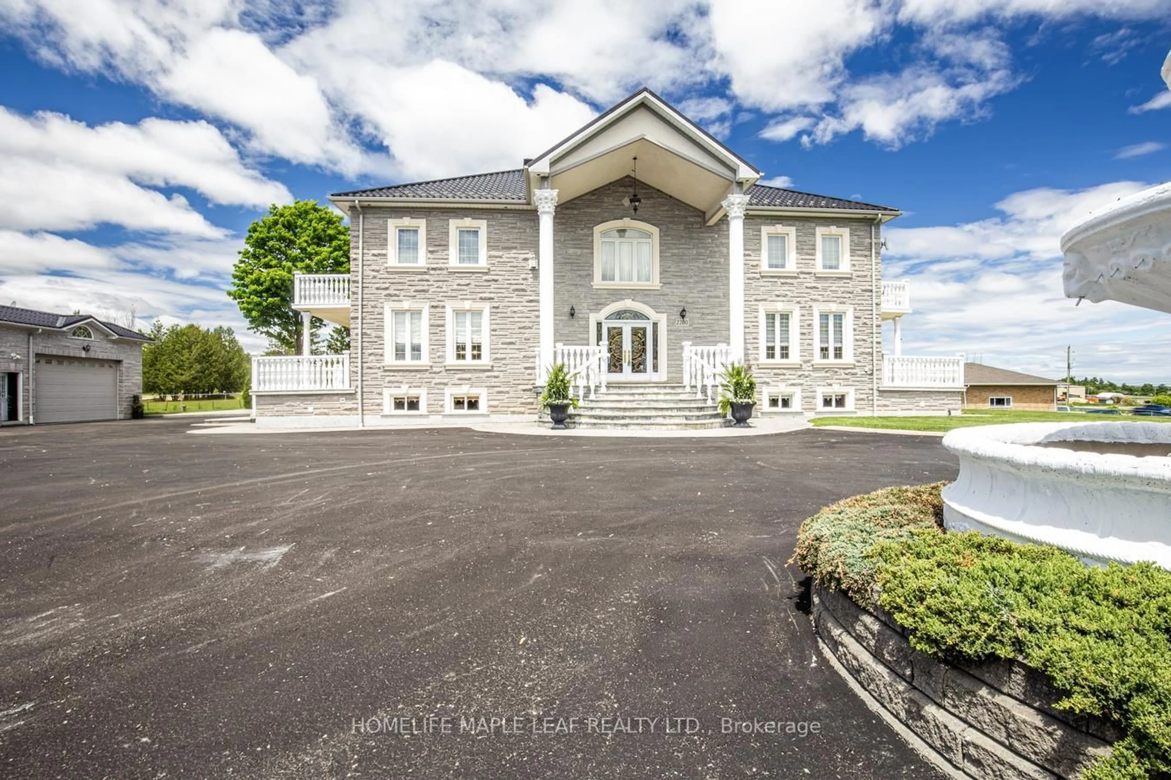 A pic from outside/outdoor area/front of a property/back of a property/a pic from drone, building for 2280 Highway 27, Bradford West Gwillimbury Ontario L3Z 2M8