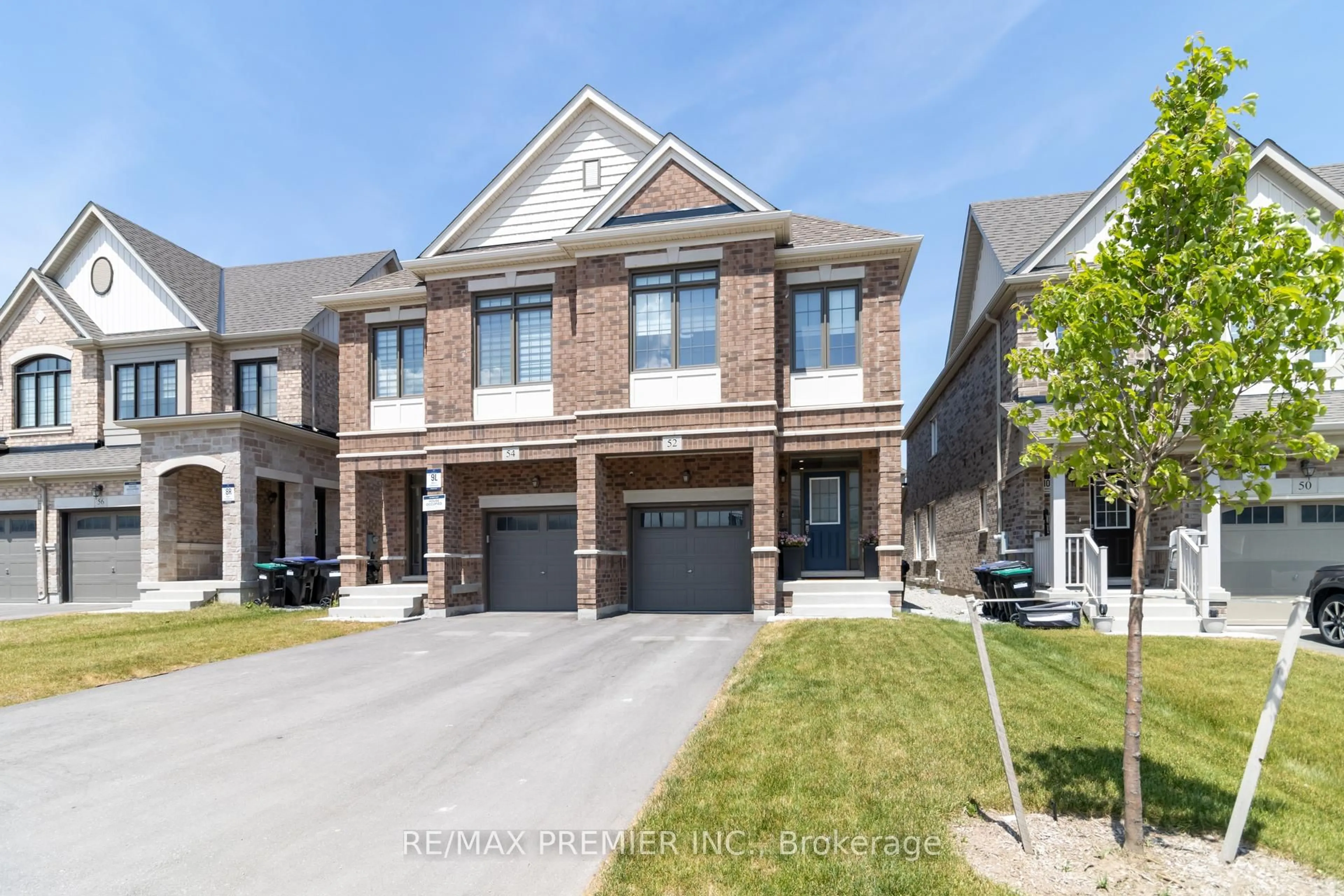 Home with brick exterior material, street for 52 Montrose Blvd, Bradford West Gwillimbury Ontario L3Z 4P3