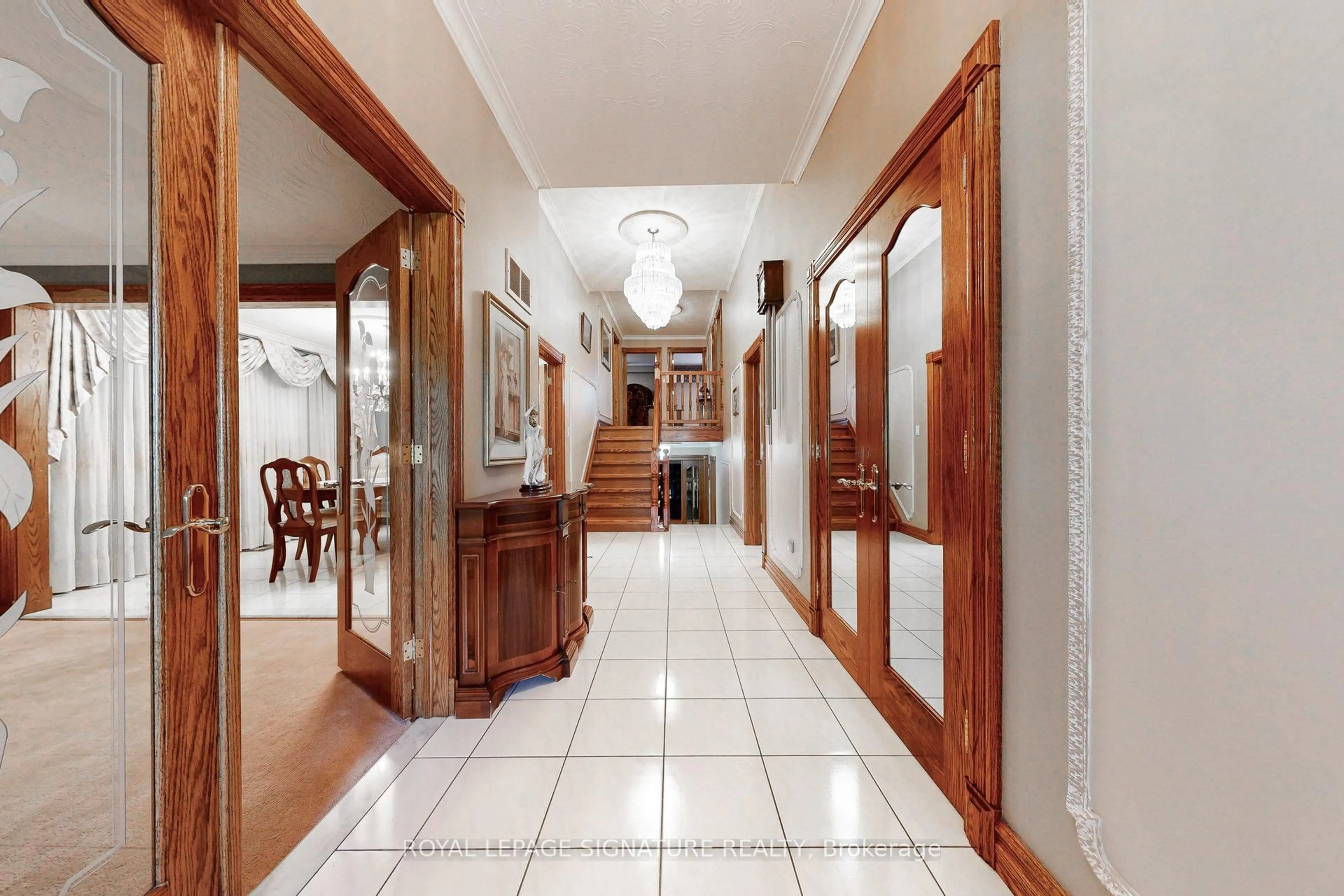 Indoor foyer for 59 Lewis Dr, Vaughan Ontario L4L 2B8