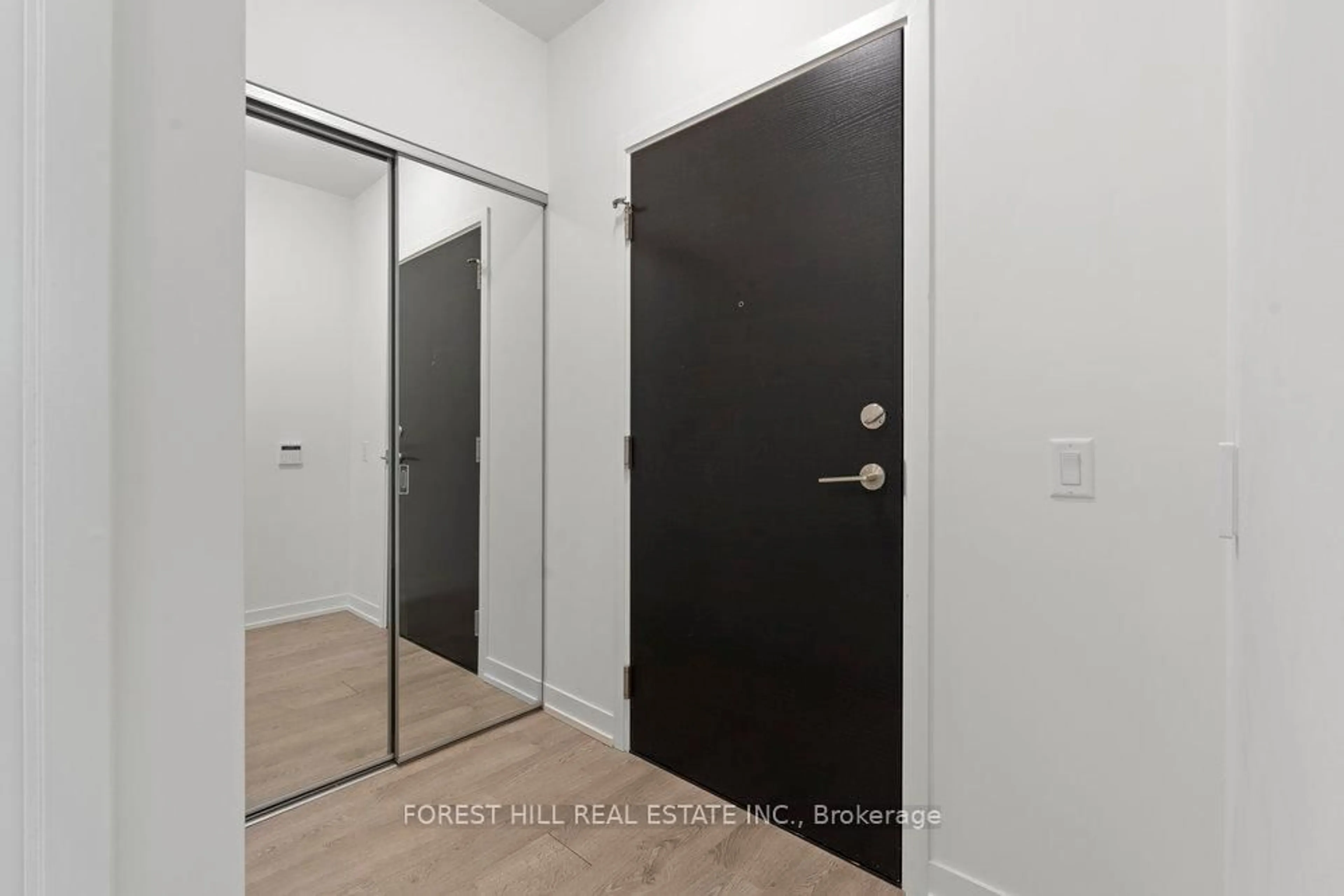 Indoor entryway for 3 Rosewater St #903W, Richmond Hill Ontario L4C 5T6