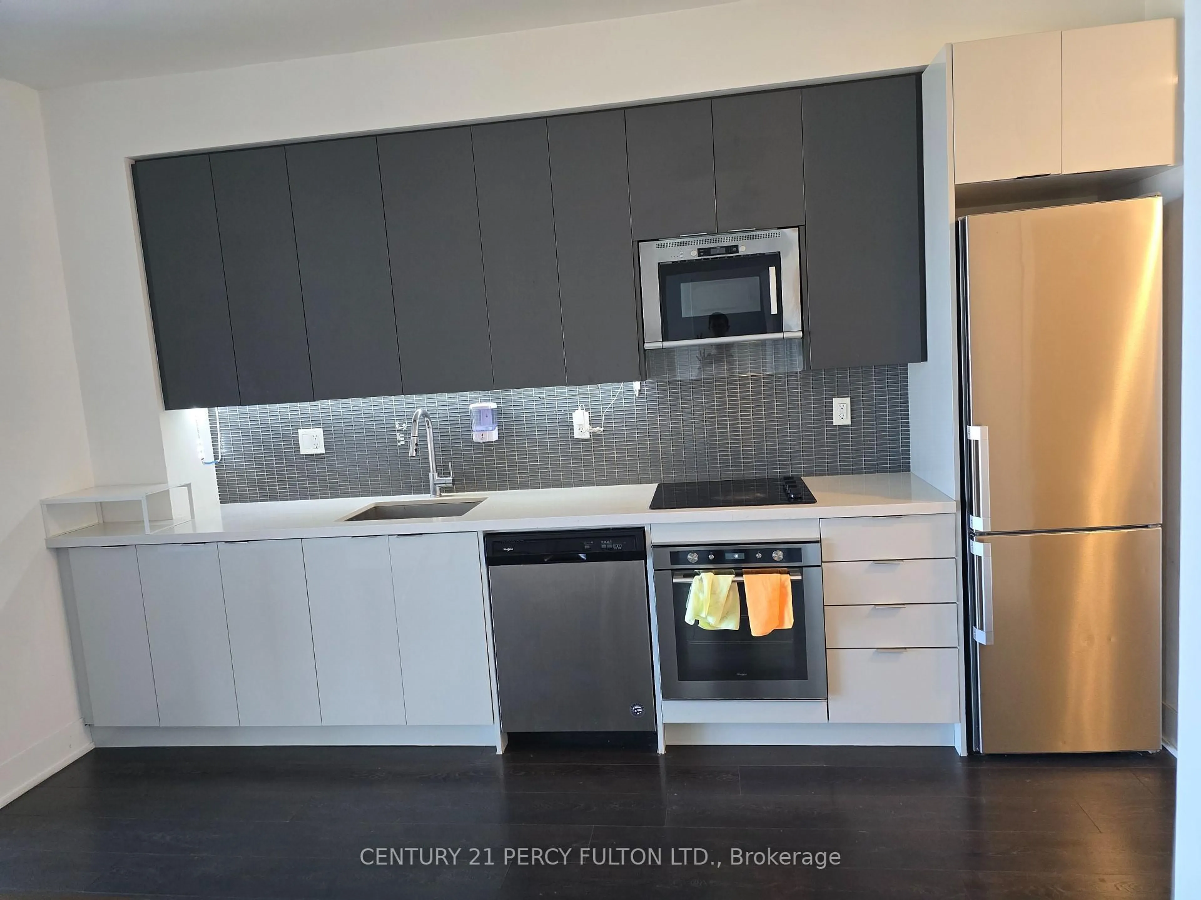 Standard kitchen, unknown for 2908 Highway 7 Rd #325, Vaughan Ontario L4K 0K5
