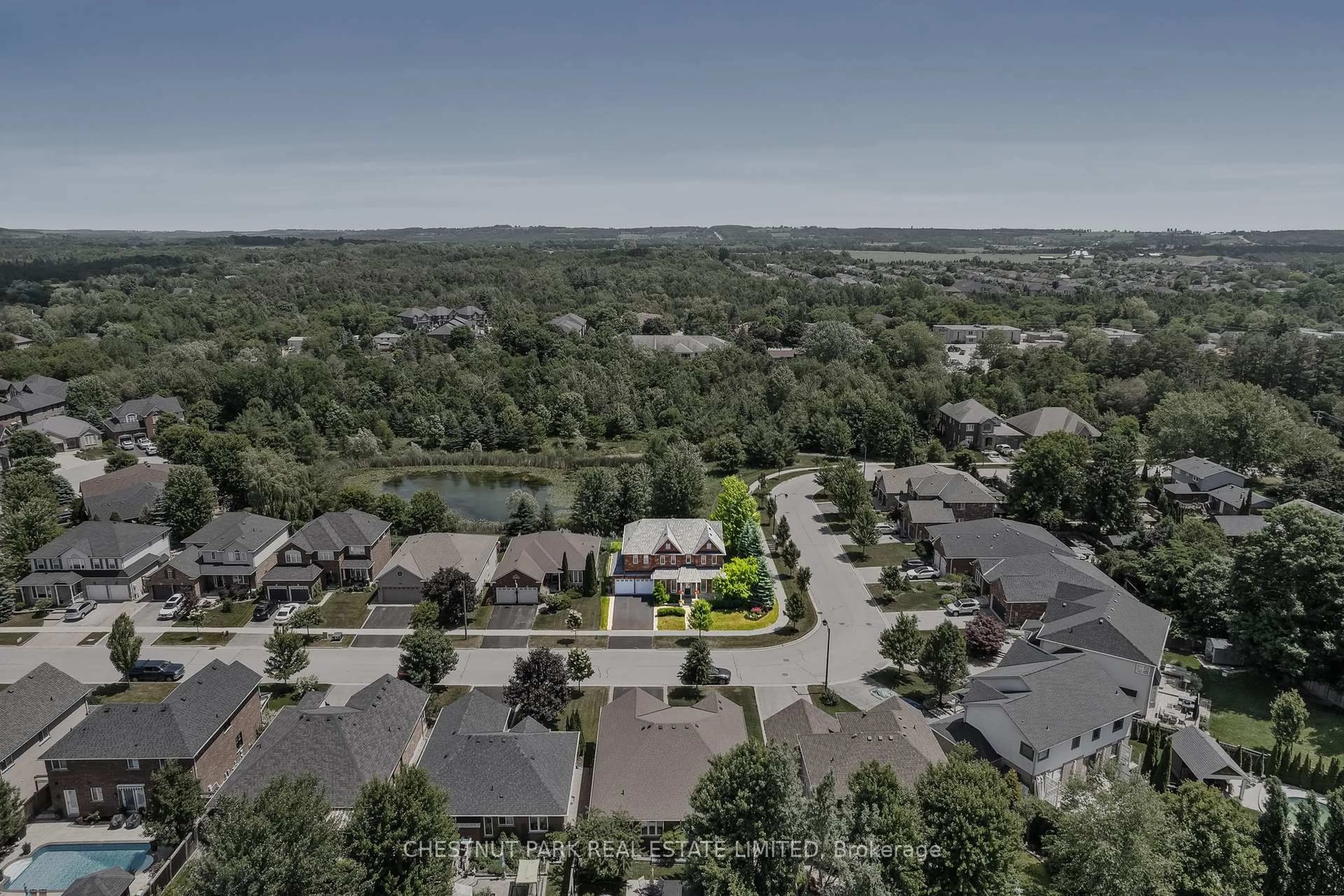 A pic from outside/outdoor area/front of a property/back of a property/a pic from drone, unknown for 21 Ash Green Lane, Uxbridge Ontario L9P 2A8